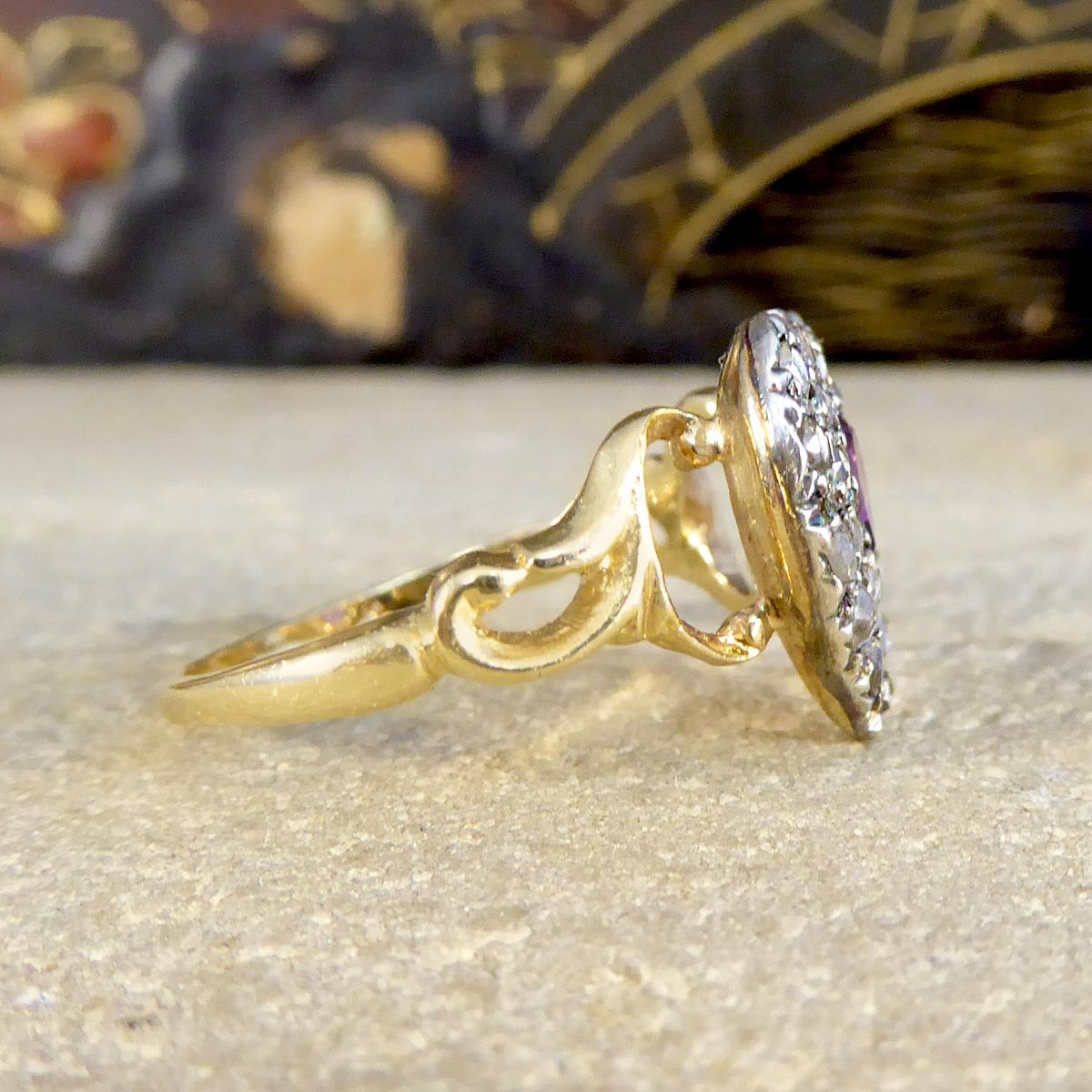 Début de l'époque victorienne Bague cœur en or 18 carats avec améthyste et diamants taille rose de style victorien précoce en vente