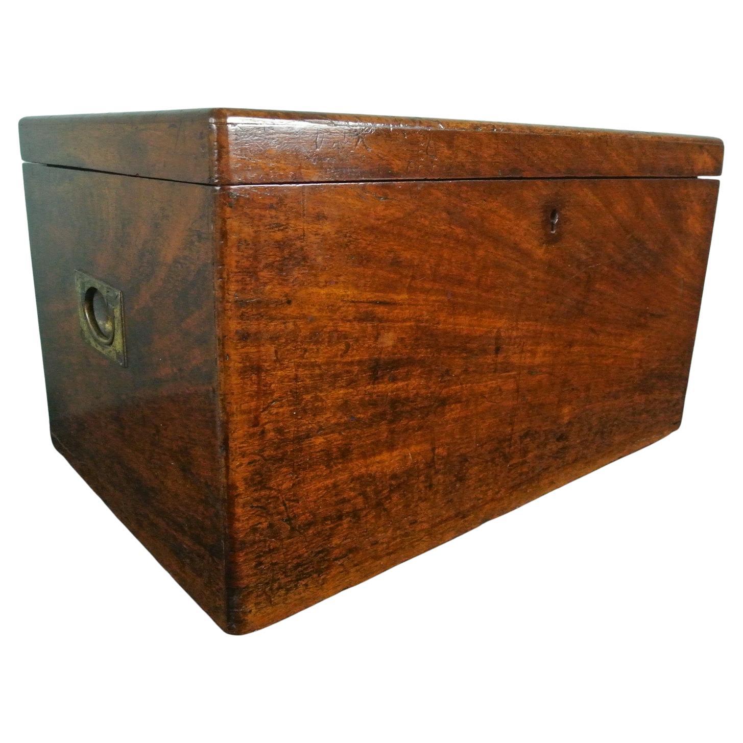 Coffre de campagne en teck de l'époque victorienne, C.I.C. 1850 en vente