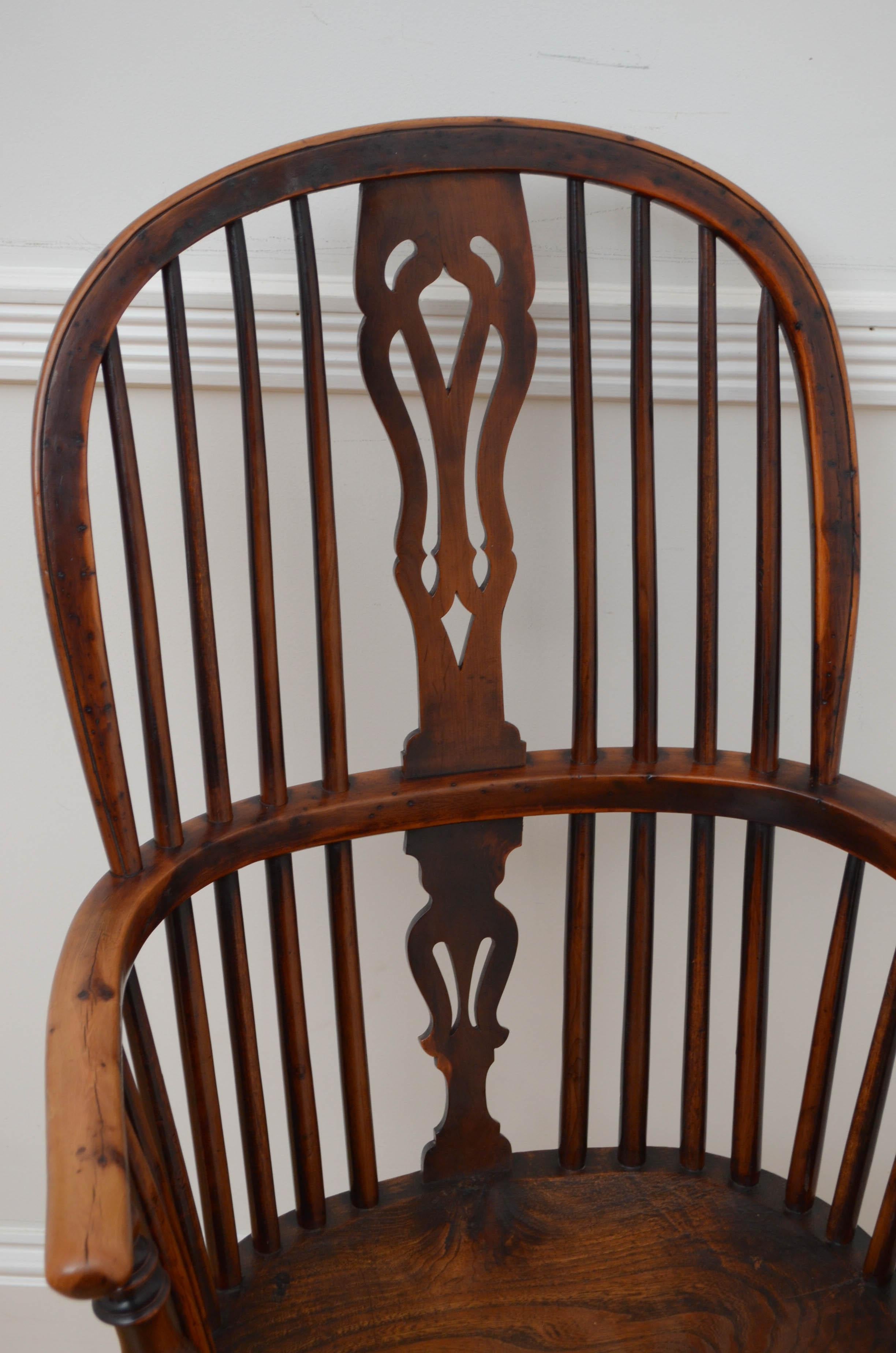 Frühviktorianischer Windsor-Stuhl aus Eibe und Ulme (Ulmenholz) im Angebot