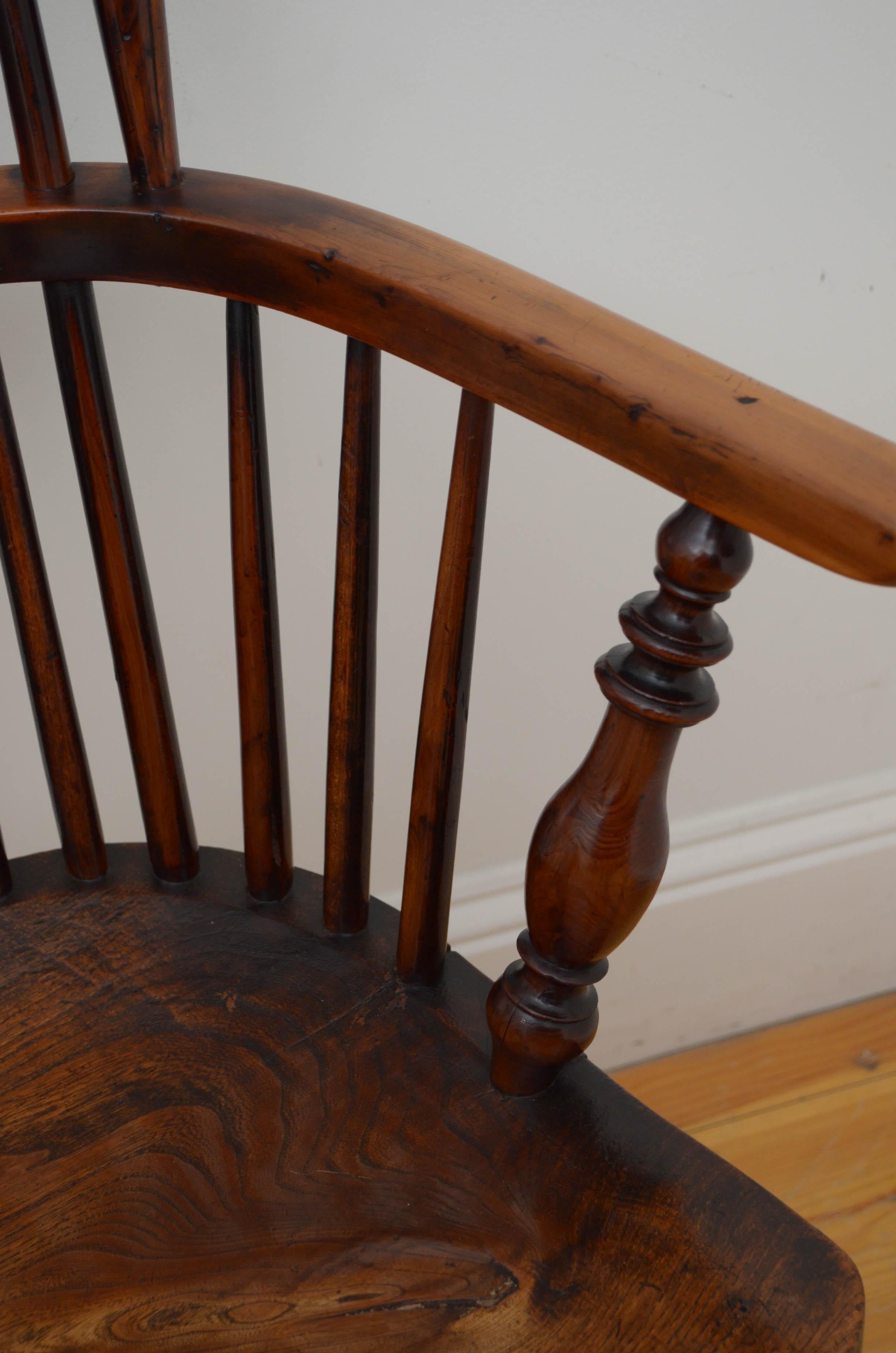 Early Victorian Windsor Chair in Yew and Elm For Sale 3