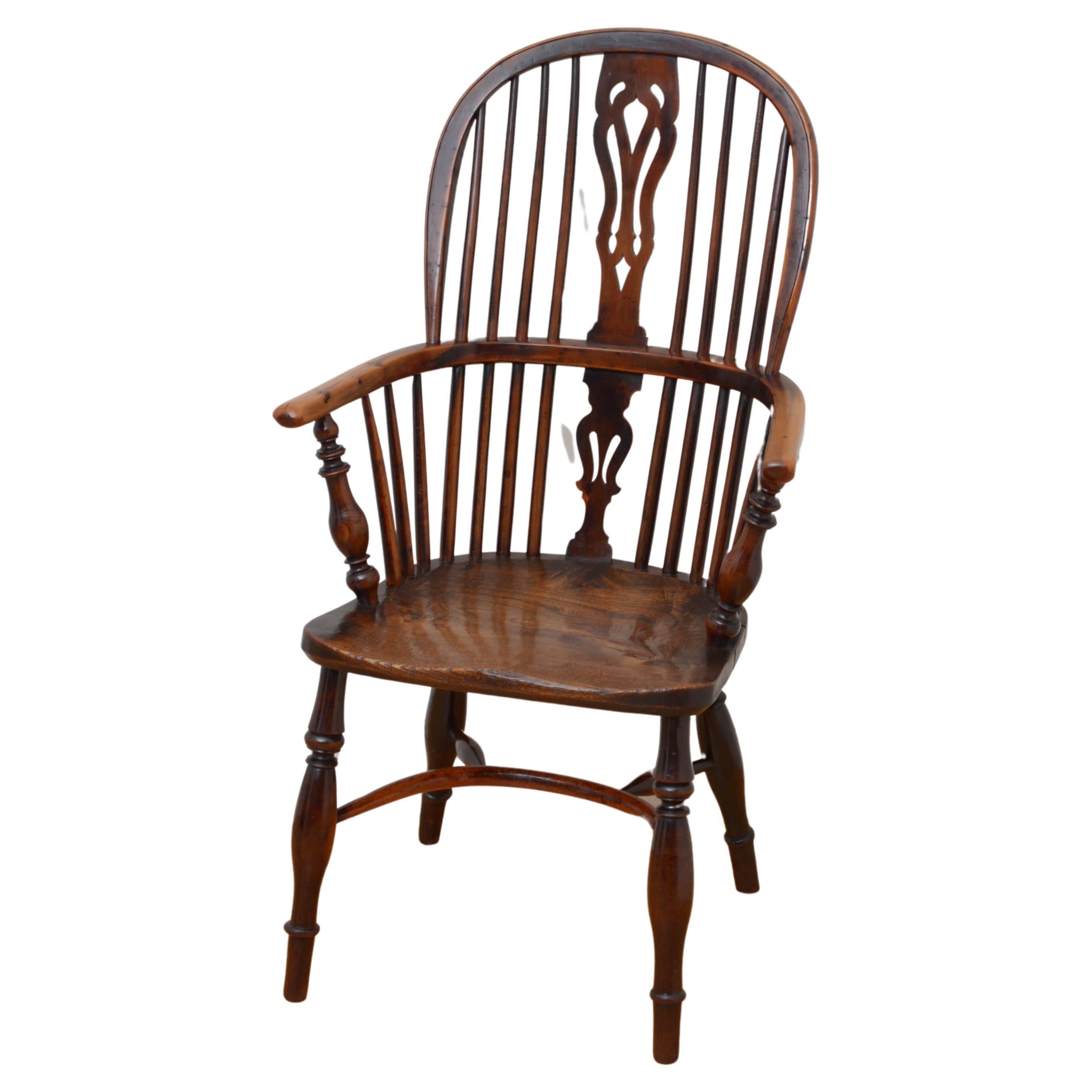 Early Victorian Windsor Chair in Yew and Elm For Sale