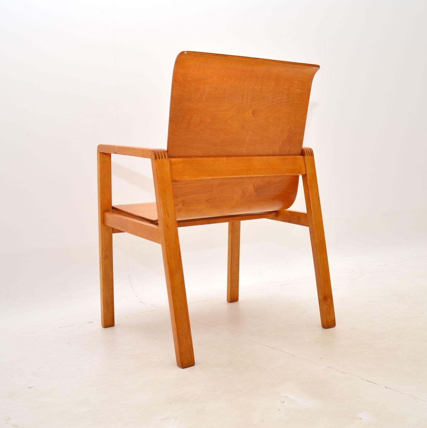 Early Vintage Alvar Aalto Hallway Chair Model 403 For Sale 2
