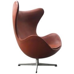 Early Vintage Authentic Leather Arne Jacobsen Egg Chair for Fritz Hansen