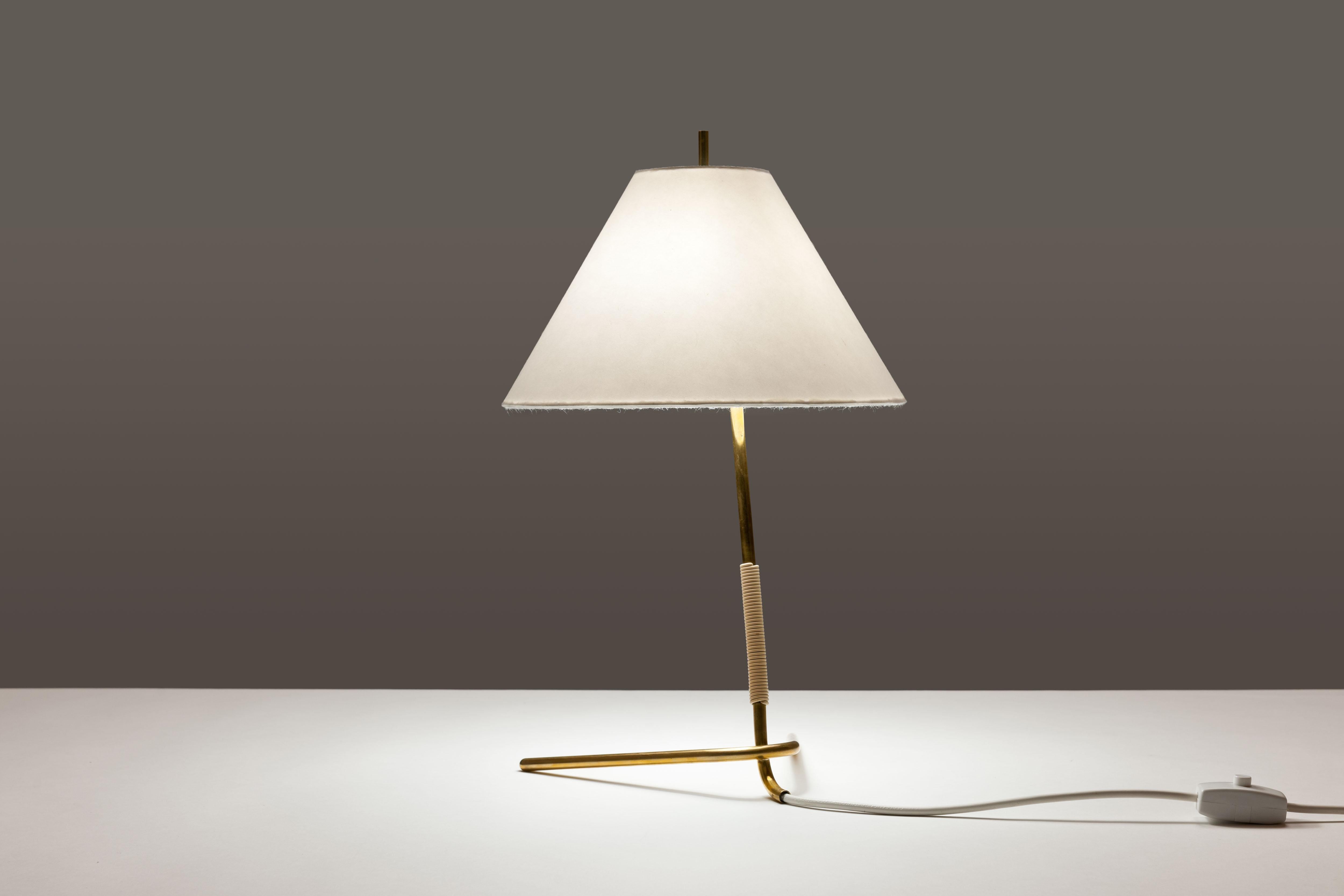 Early Vintage Brass Kalmar 'Hase TL' Table Lamp In Good Condition In Utrecht, NL