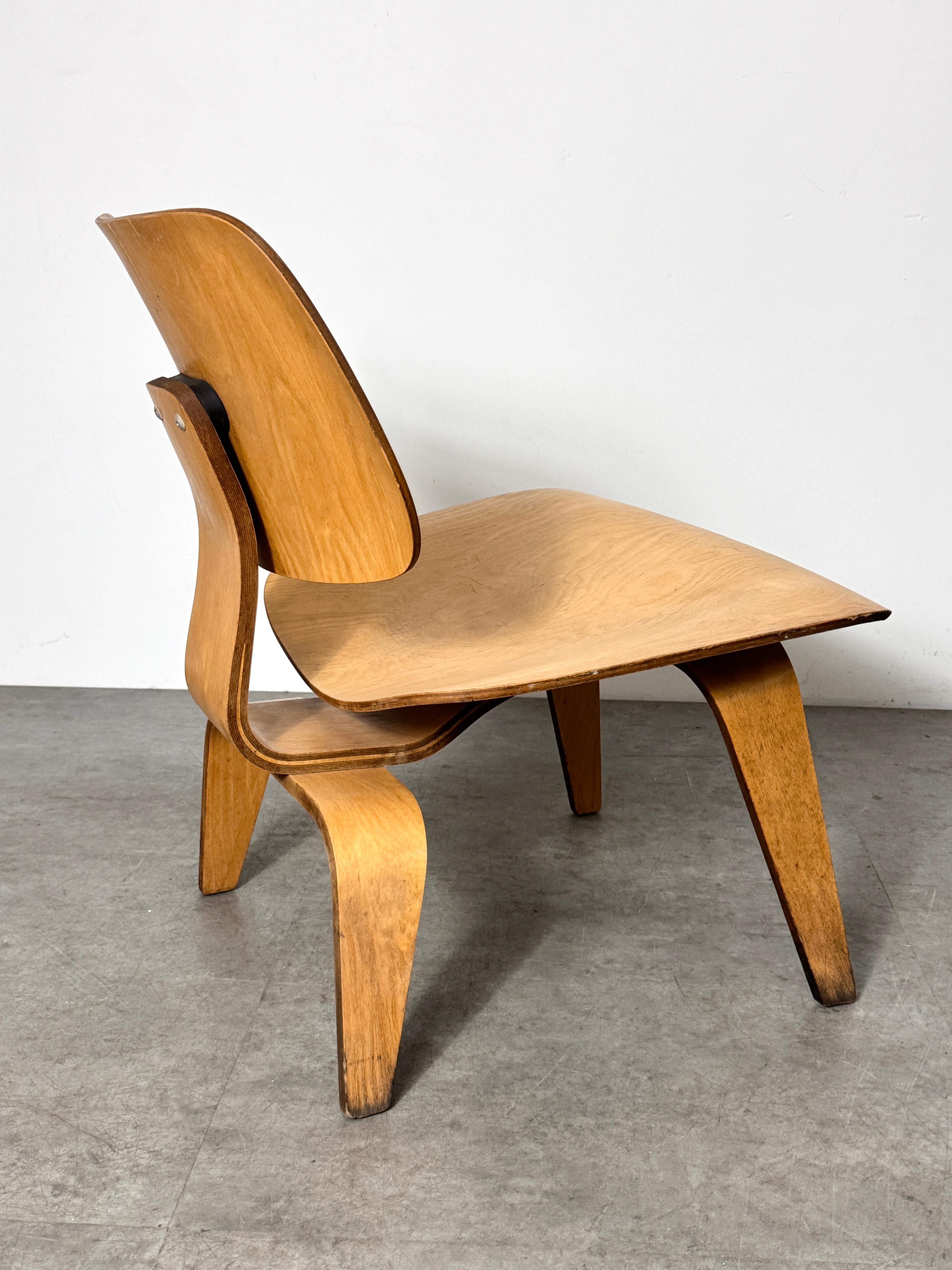 Mid-20th Century Early Vintage Charles Eames for Herman Miller LCW Birch Plywood Lounge Chair