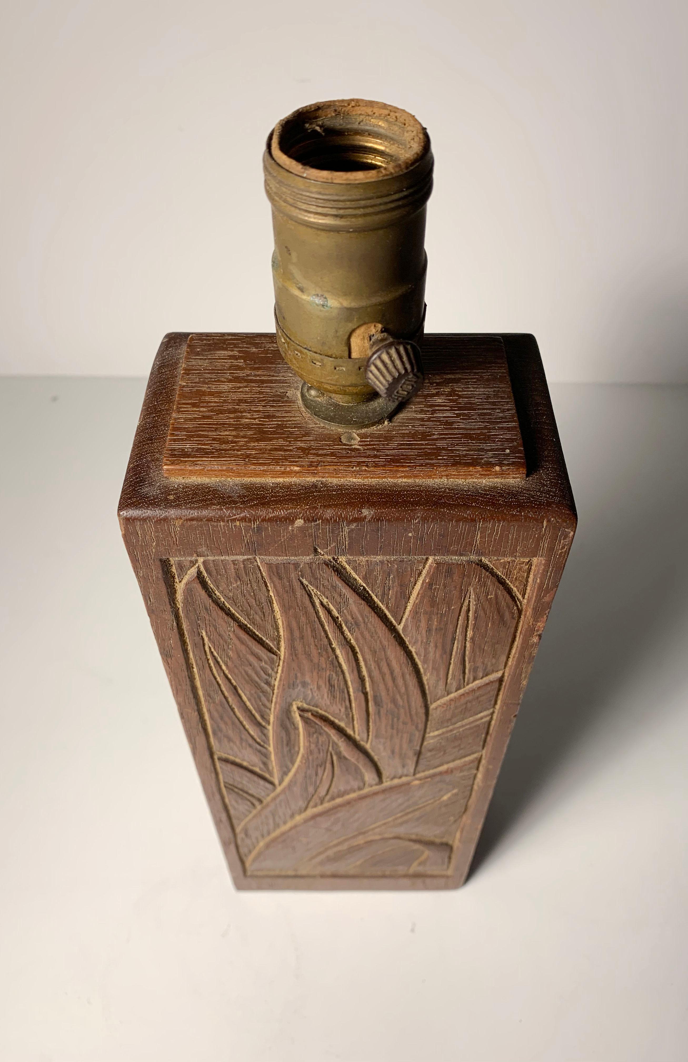 Early Vintage Deco Petite Carved Wood Floral Table Lamp For Sale 2