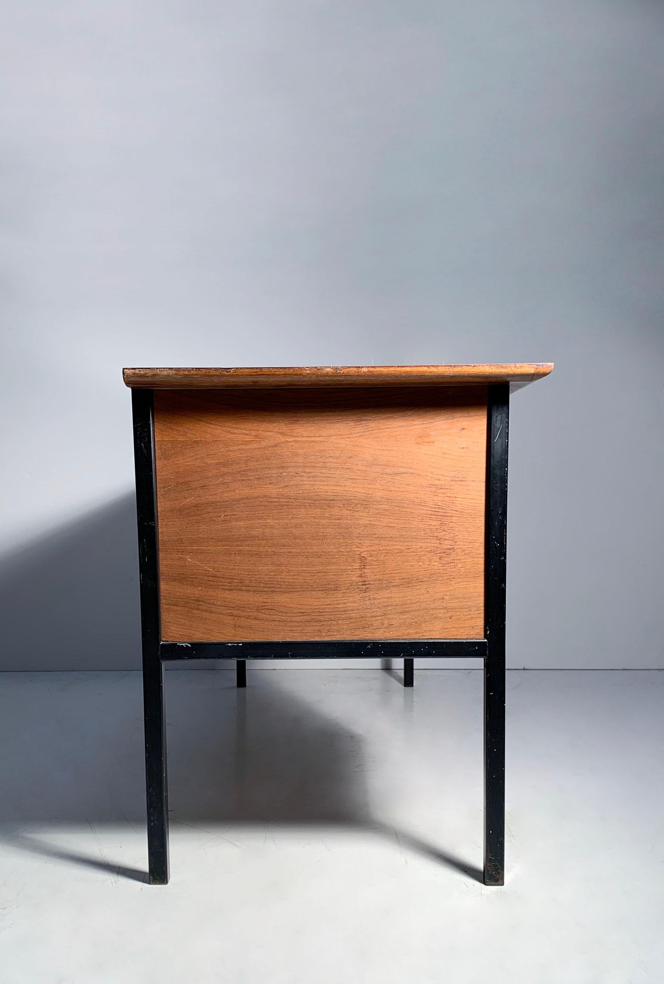 Early Vintage Desk Attributed to Thonet In Good Condition In Chicago, IL