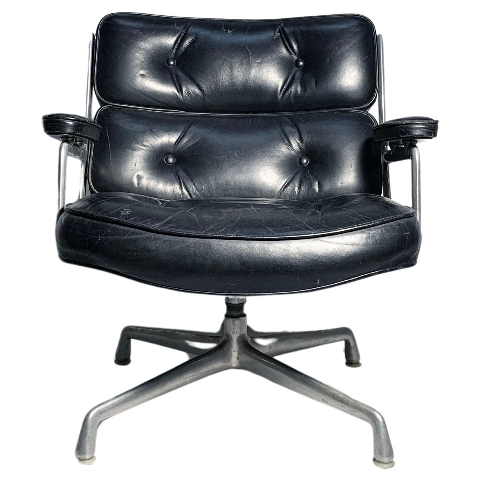 Early Vintage Herman Miller Time Life Lobby Lounge Chair by Charles Eames For Sale