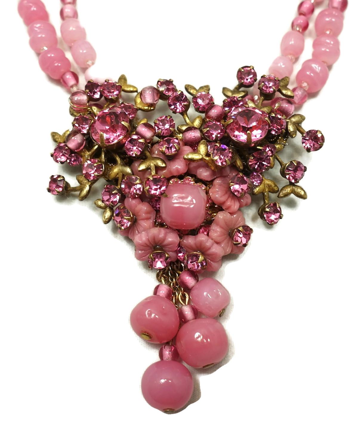 Early Vintage Miriam Haskell Rare Glass Bead & Faux Pearl Necklace & Earrings In Good Condition For Sale In New York, NY
