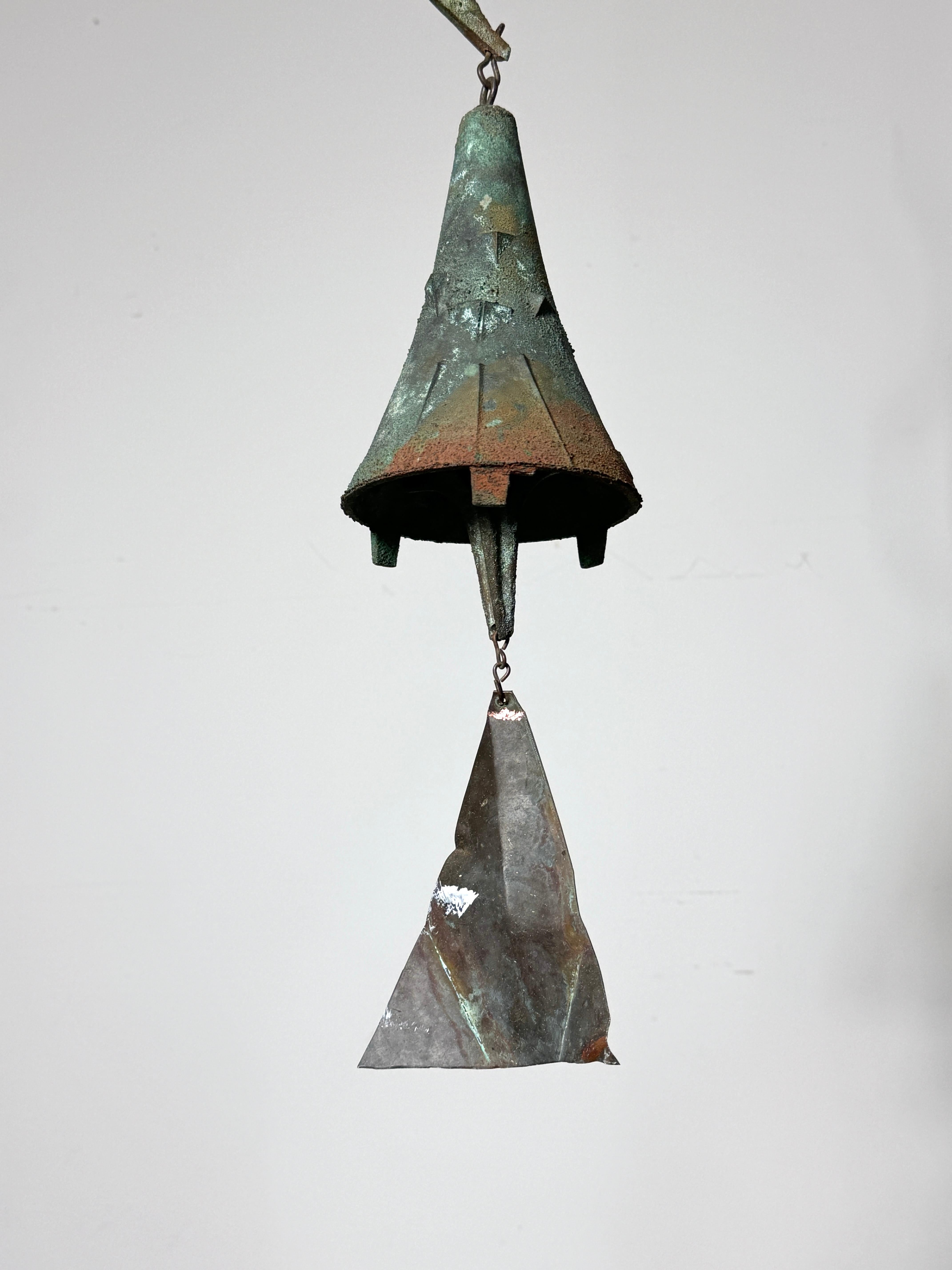 Frühes Vintage Paolo Soleri Brutalistischer Gusseisenguss Bronze Glocken Wind Chime Arcosanti 1970er Jahre im Angebot 7