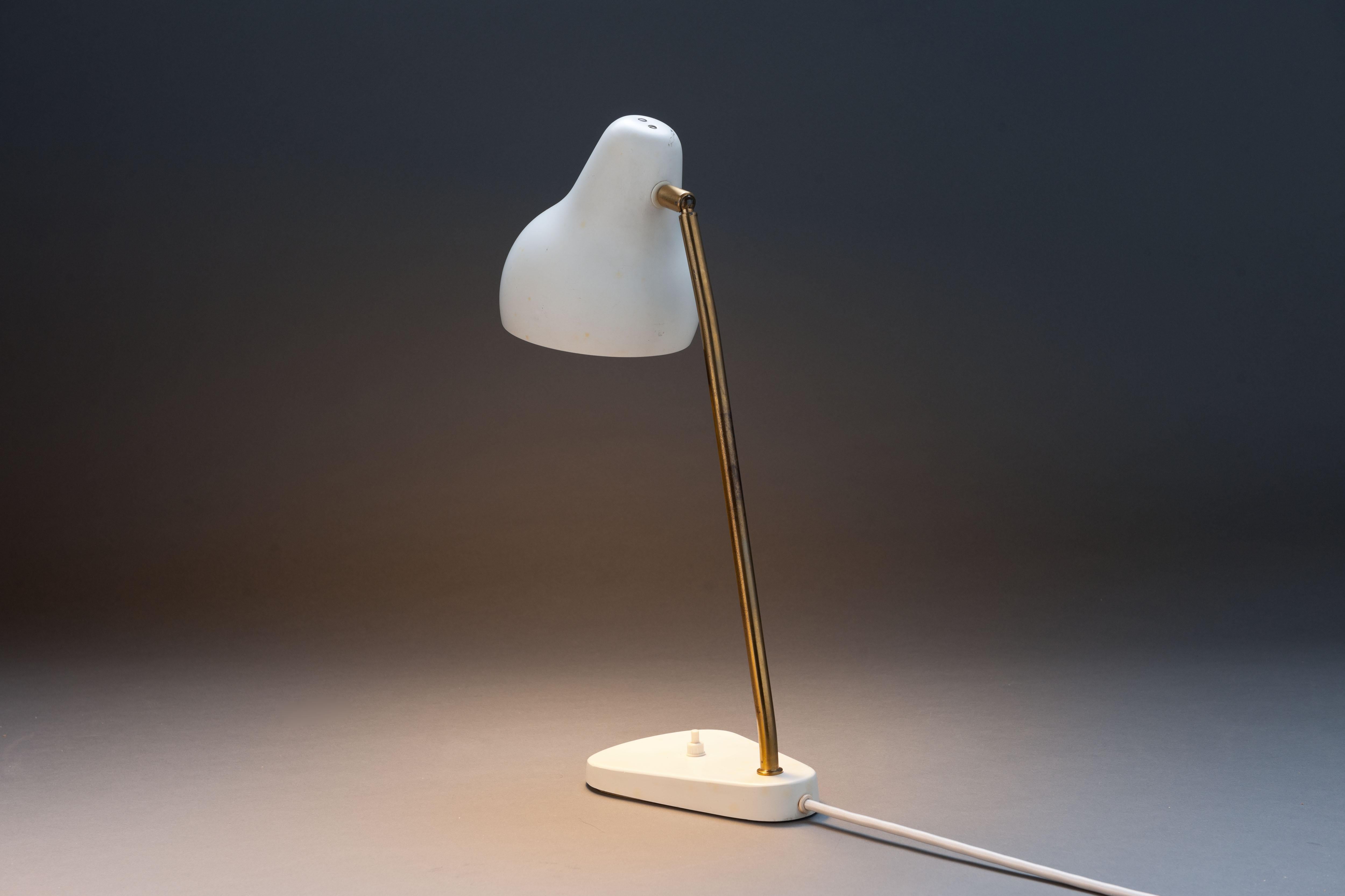 Early 1950's Vl Table Lamp by Vilhelm Lauritzen, Louis Poulsen, Pair Available For Sale 7