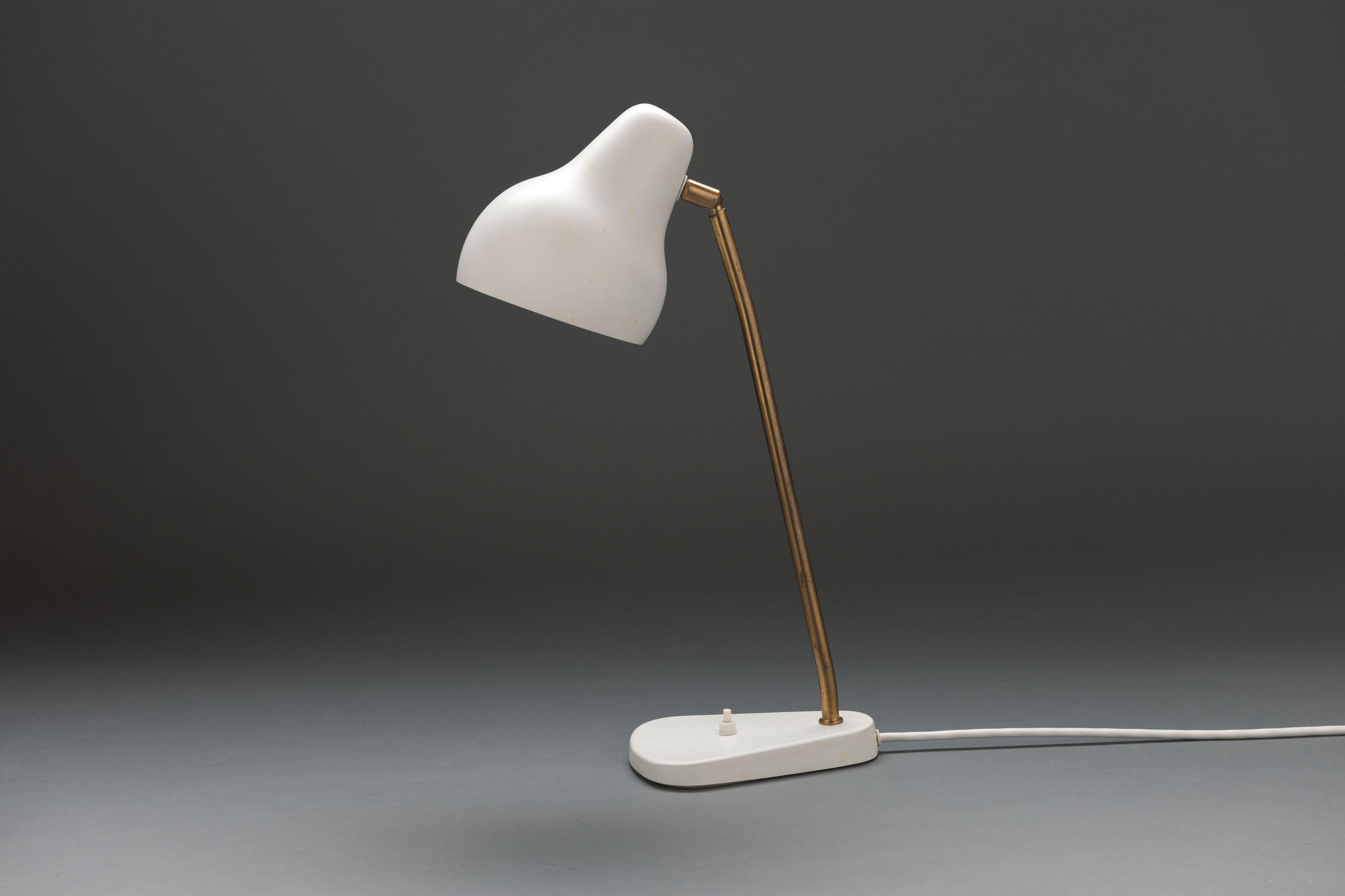 Early 1950's Vl Table Lamp by Vilhelm Lauritzen, Louis Poulsen, Pair Available For Sale 8