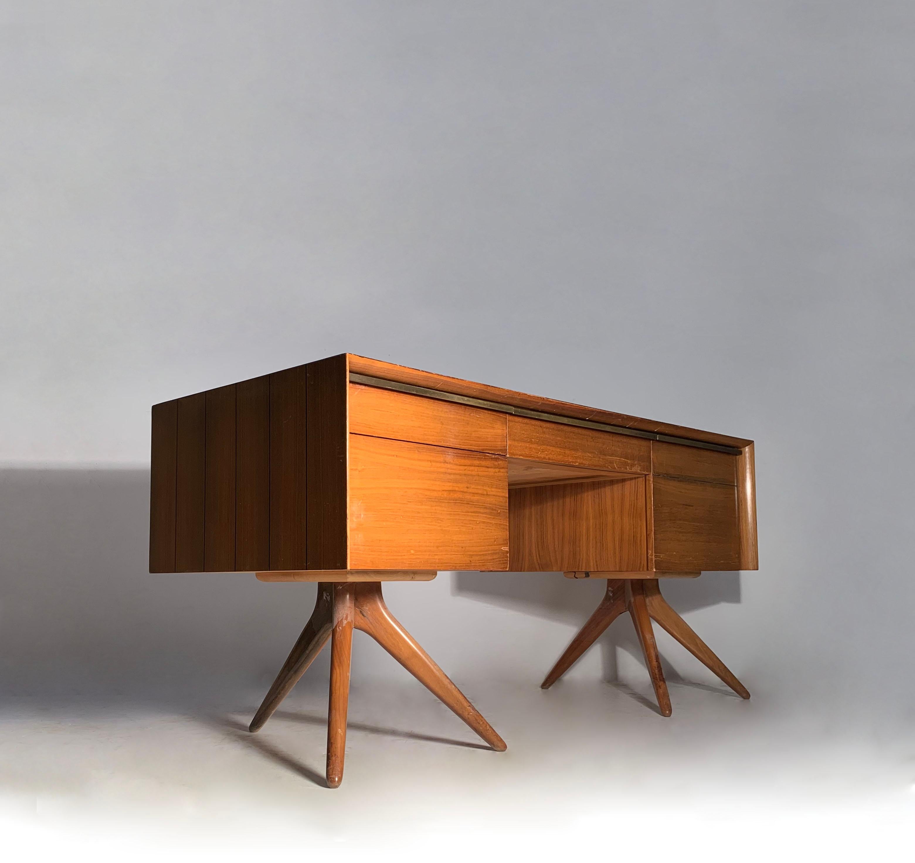 Mid-Century Modern Bureau sur mesure du début de l'ère Vladimir Kagan en vente