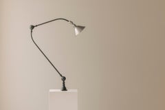 Lampada da parete di inizio secolo disegnata da Johan Petter Johansson per Triplex, Svezia, anni '30.