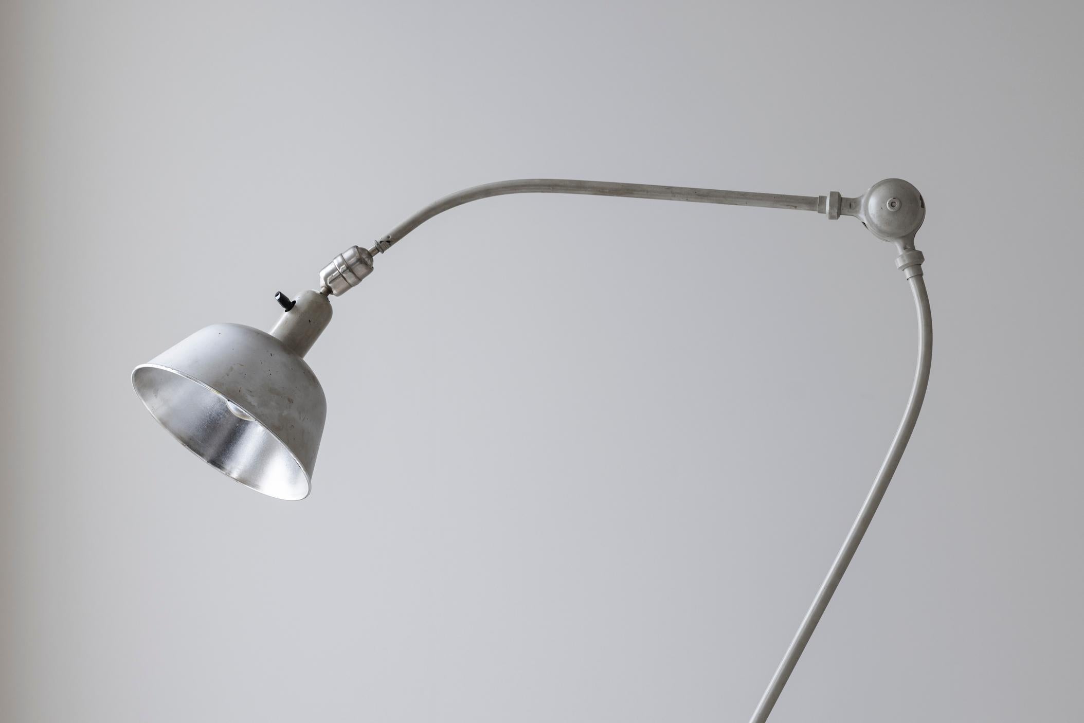 Métal Lampe murale conçue par Johan Petter Johansson pour Triplex, Suède, années 1930. en vente