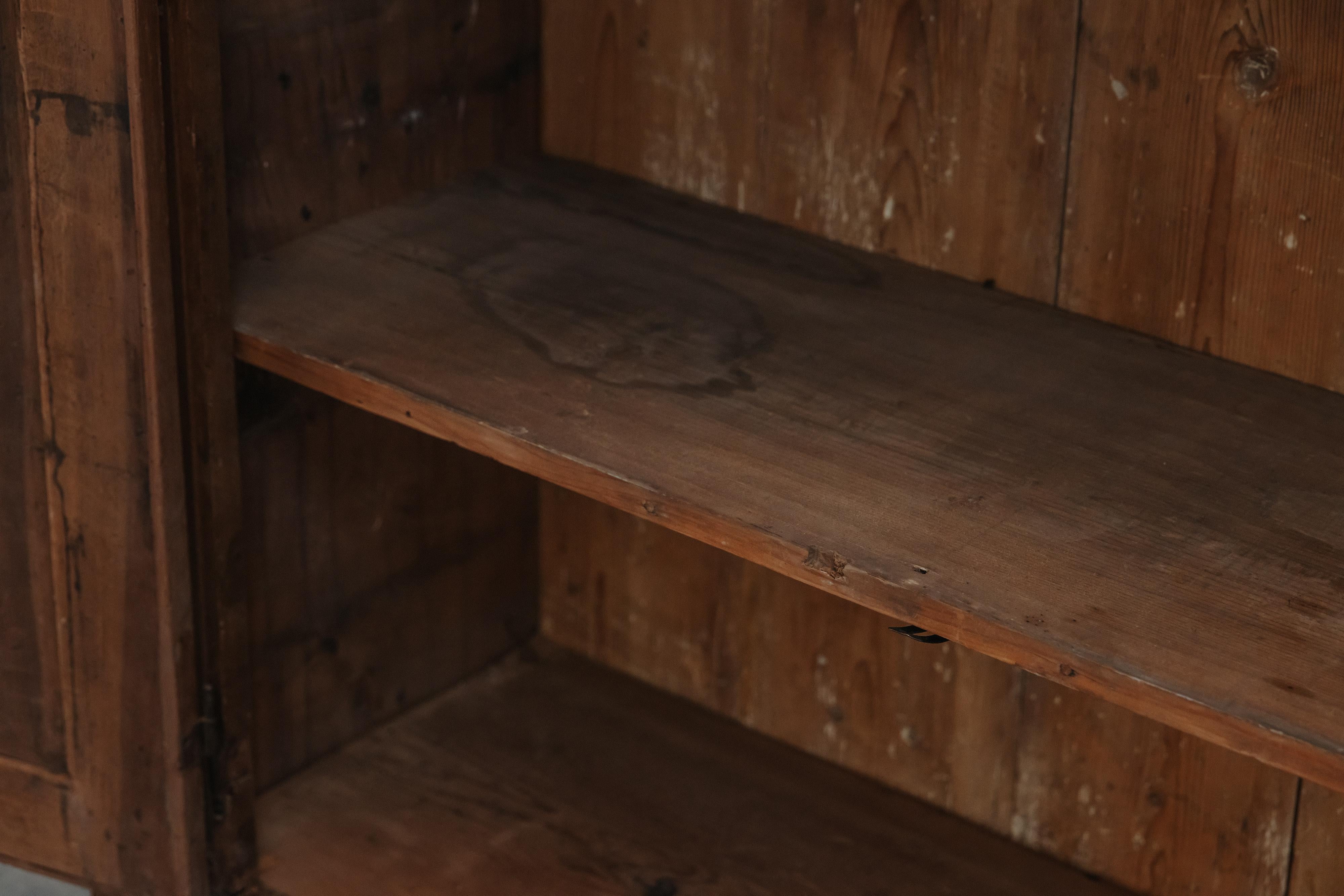 Early Walnut Cabinet From Italy, Circa 1800 In Good Condition For Sale In Nashville, TN