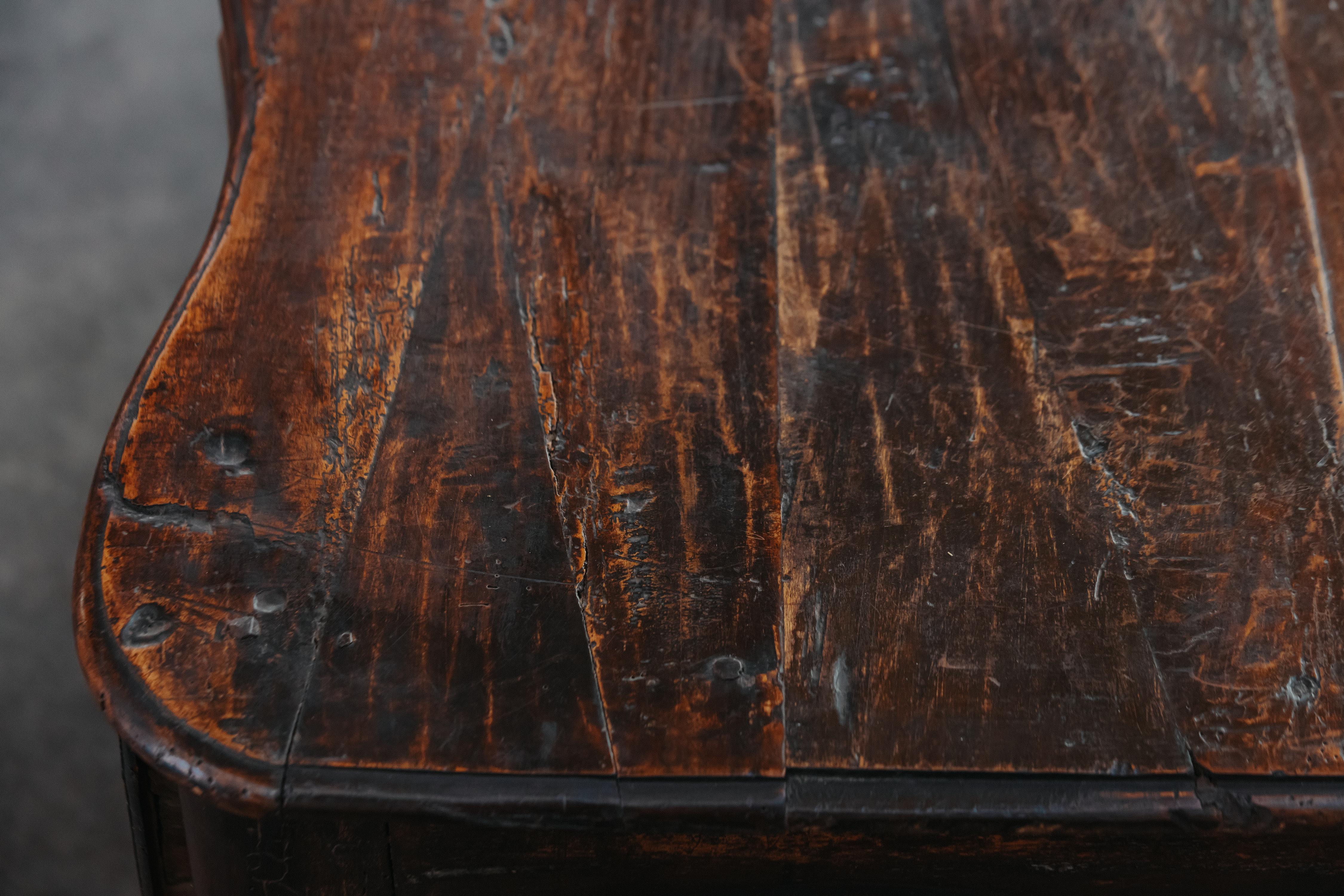 Cassettiera in legno di noce proveniente dalla Francia, CIRCA 1800 in vendita 2