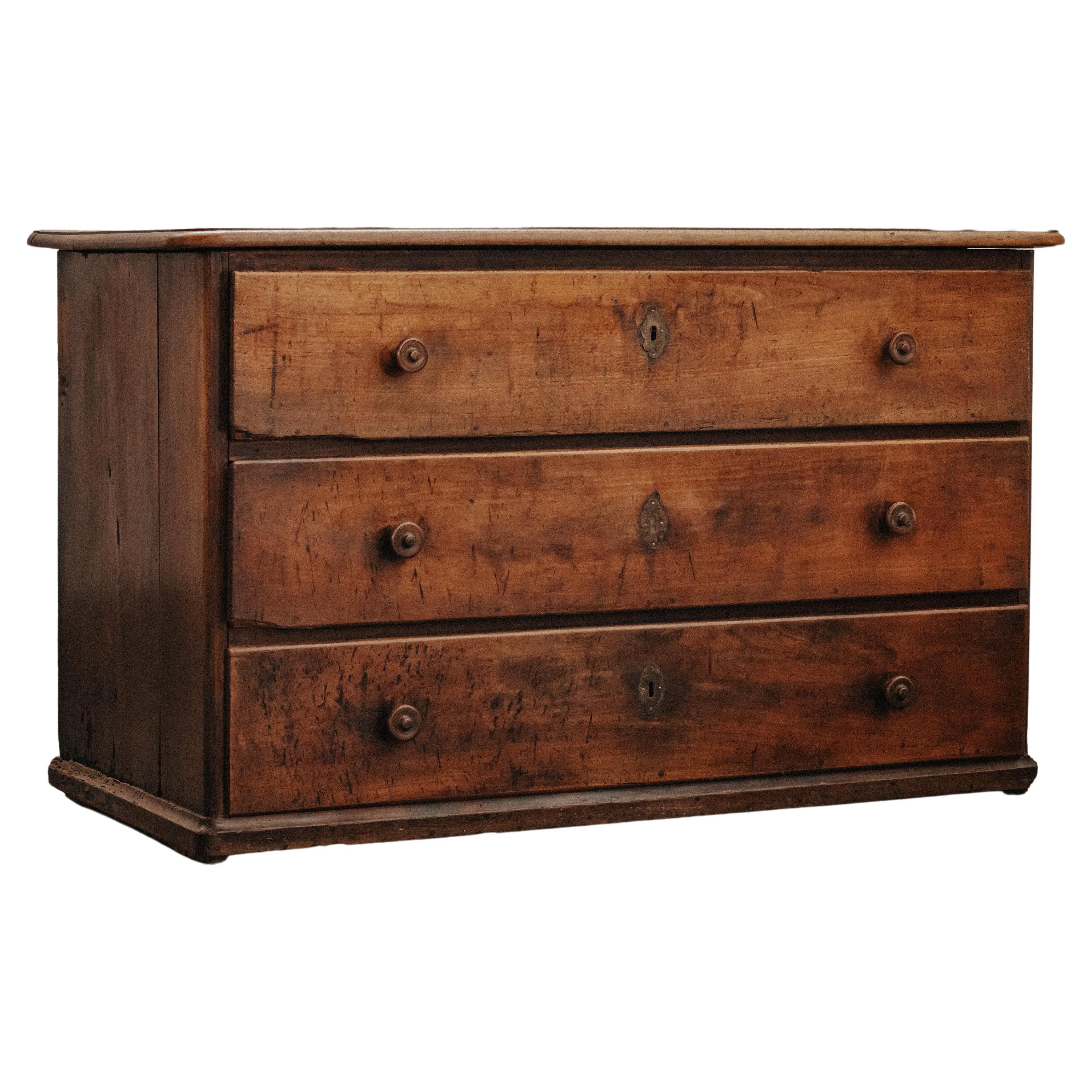 Early Walnut Chest Of Drawers From Italy, Circa 1820