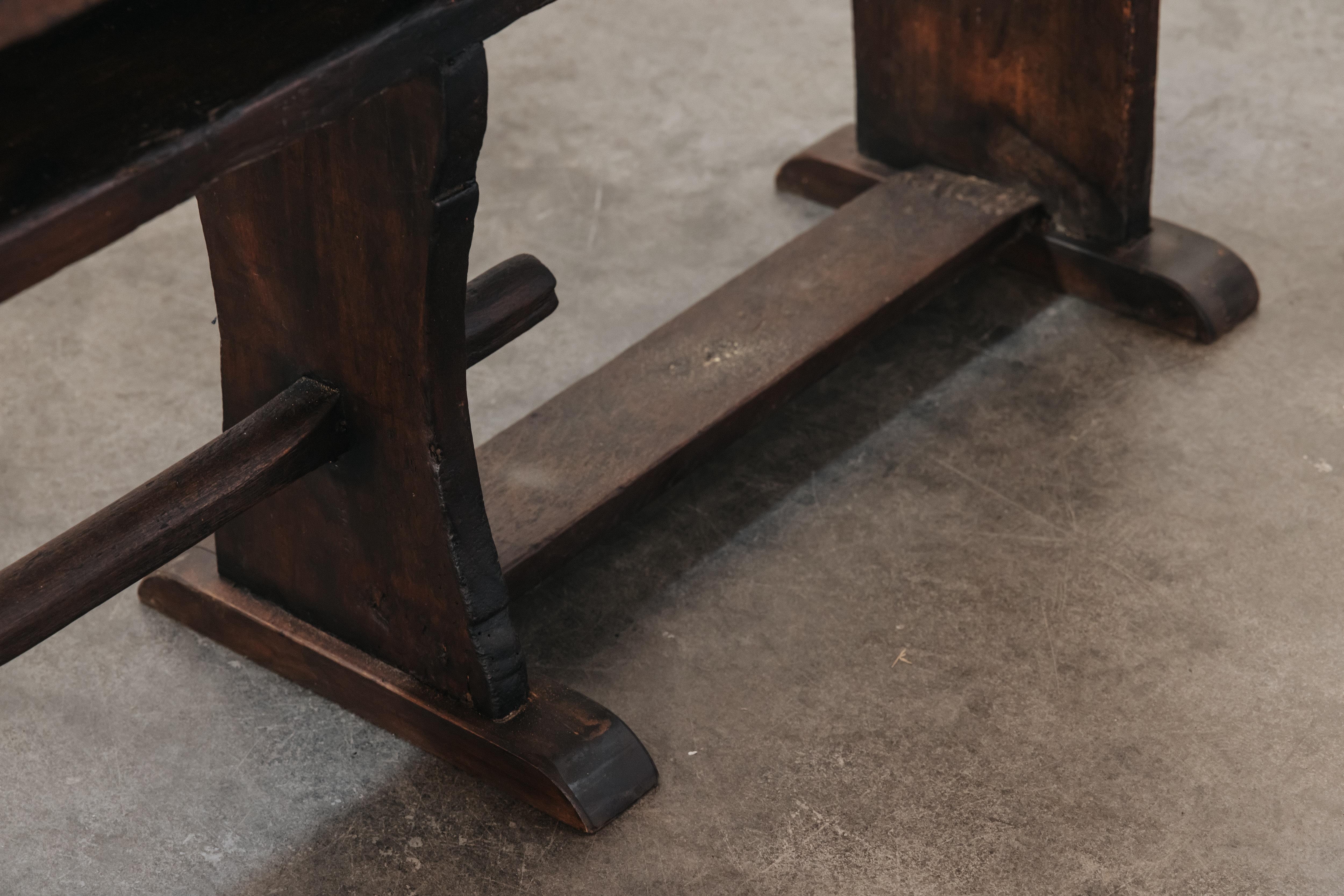 Consola de nogal italiana antigua, circa 1800 Nogal en venta