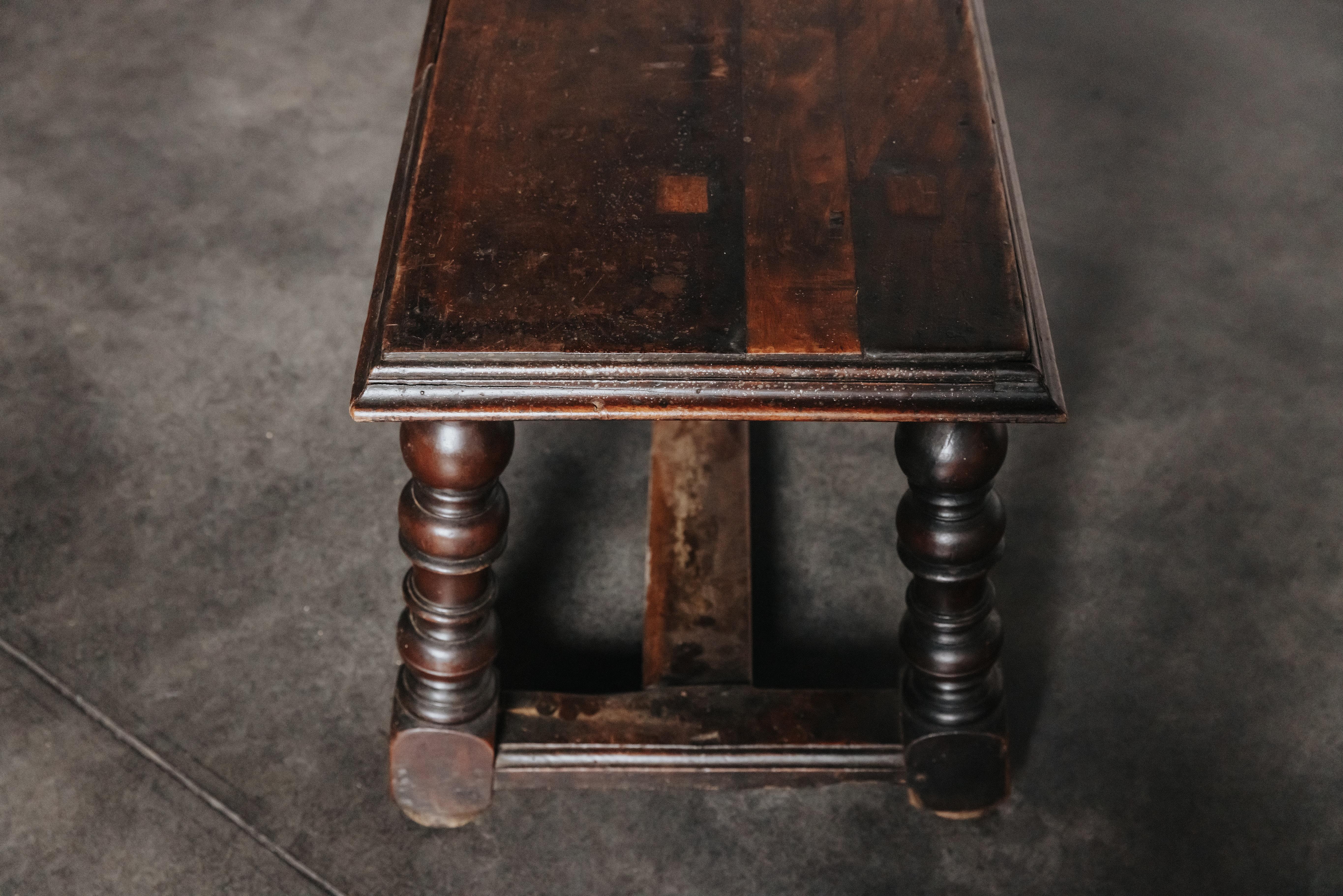 Early Walnut Side Table From Italy, Circa 1800 In Good Condition For Sale In Nashville, TN
