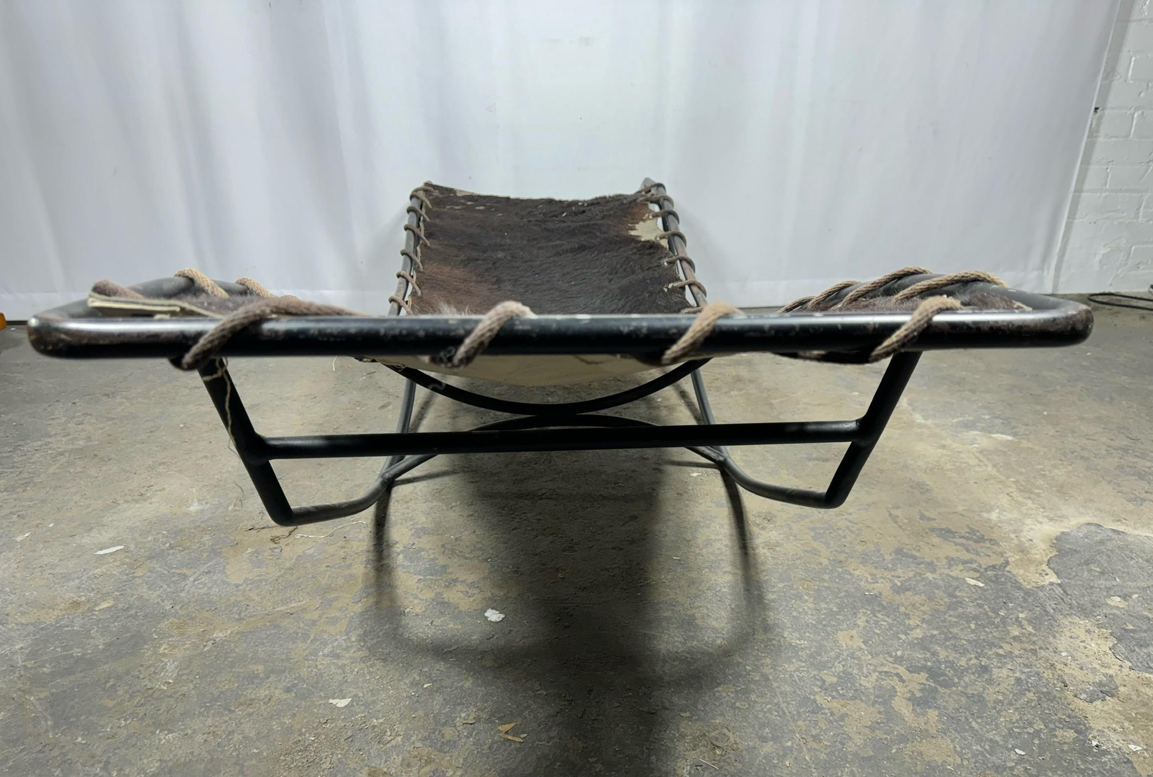 Mid-Century Modern Early Walter Lamb / Brown Jordan Bronze & Pony 'Waikiki' Rocking Chaise, 1950s