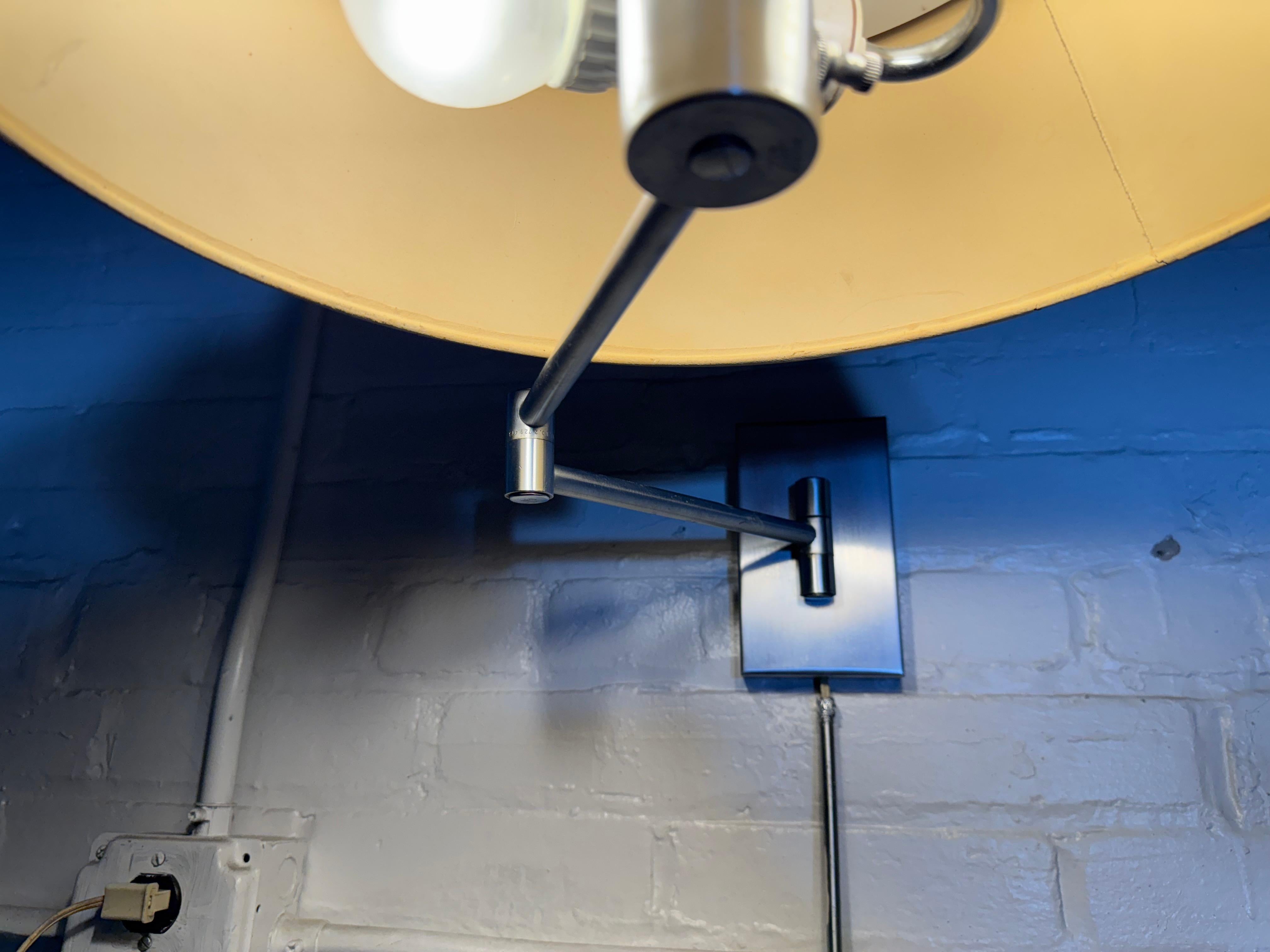 Frühe Walter Von Nessen Swing Arm-Wand- und Tischlampe aus gebürstetem Aluminium im Angebot 5
