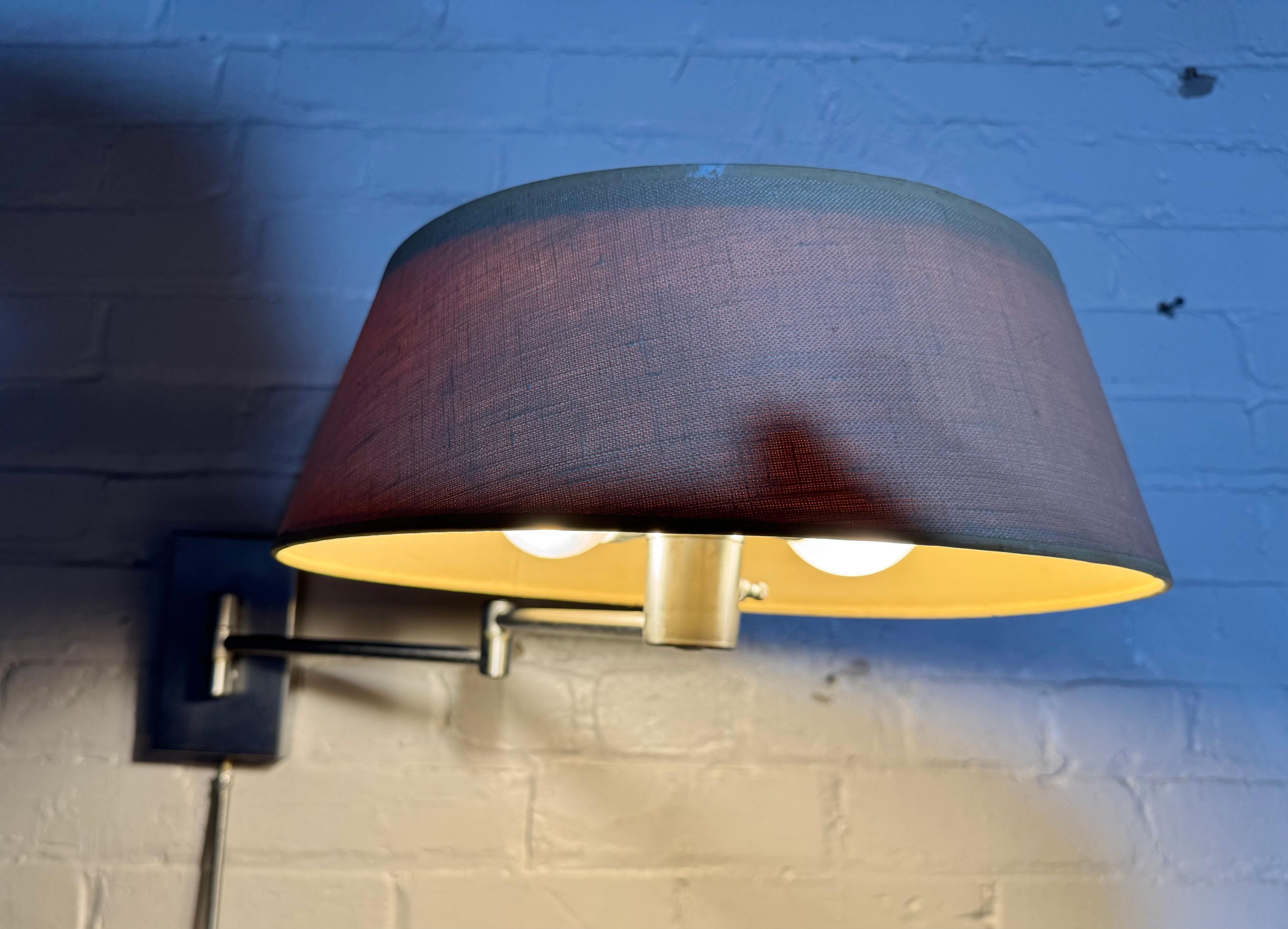 Frühe Walter Von Nessen Swing Arm-Wand- und Tischlampe aus gebürstetem Aluminium im Angebot 7