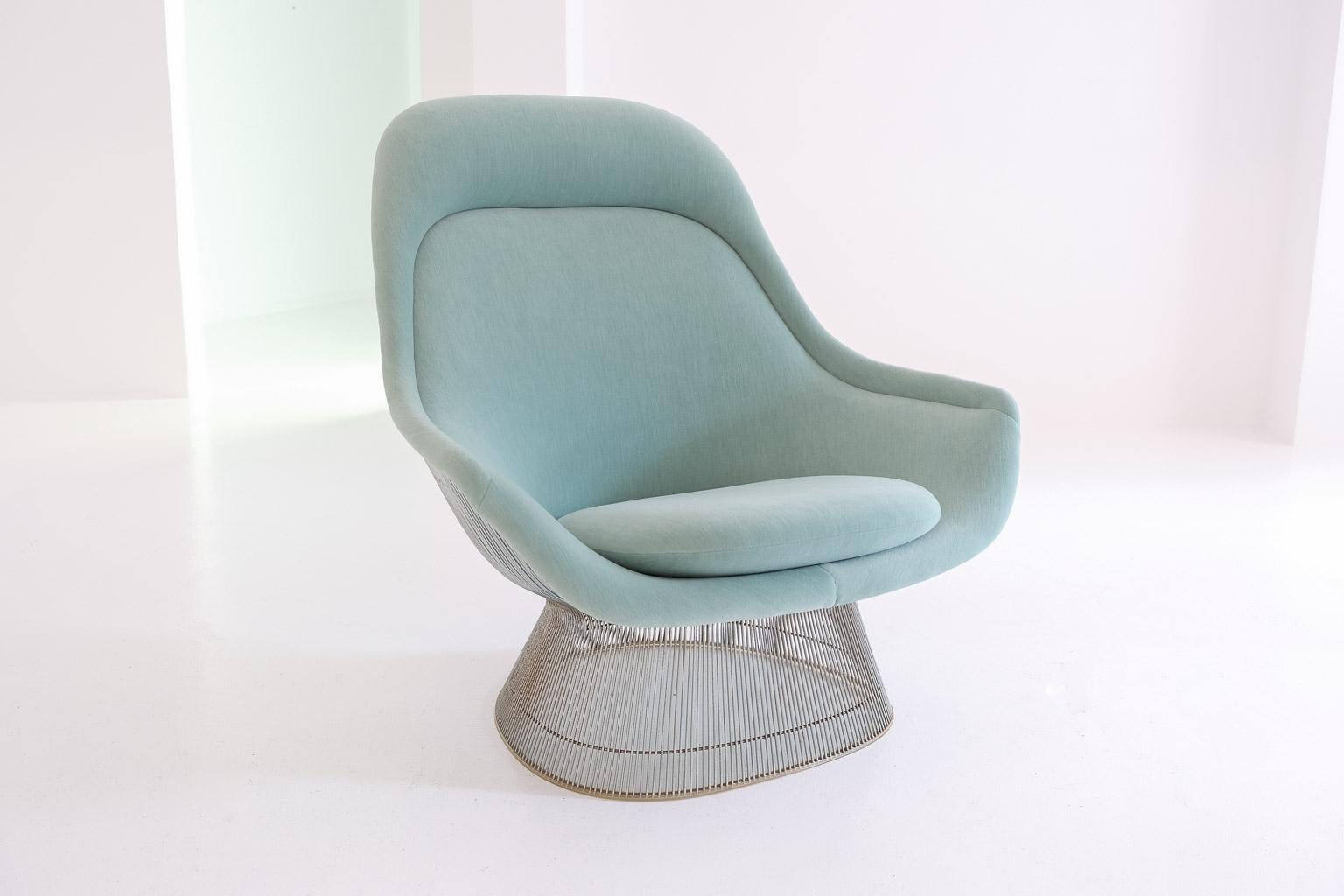 Early Warren Platner Easy Chair by Knoll upholstered with Kvadrat knitted velvet In Good Condition In Frankfurt am Main, DE