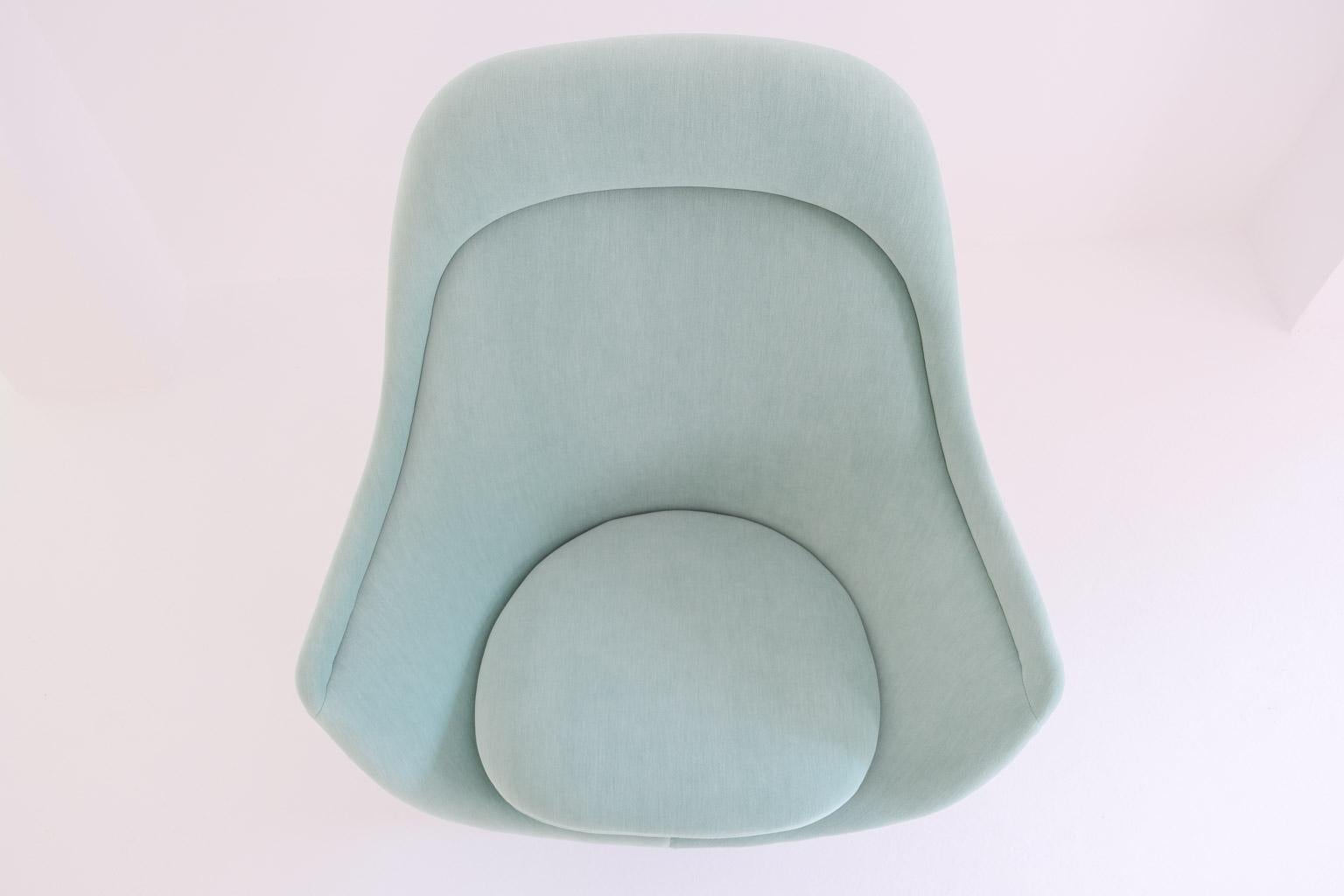 Early Warren Platner Easy Chair by Knoll upholstered with Kvadrat knitted velvet 1