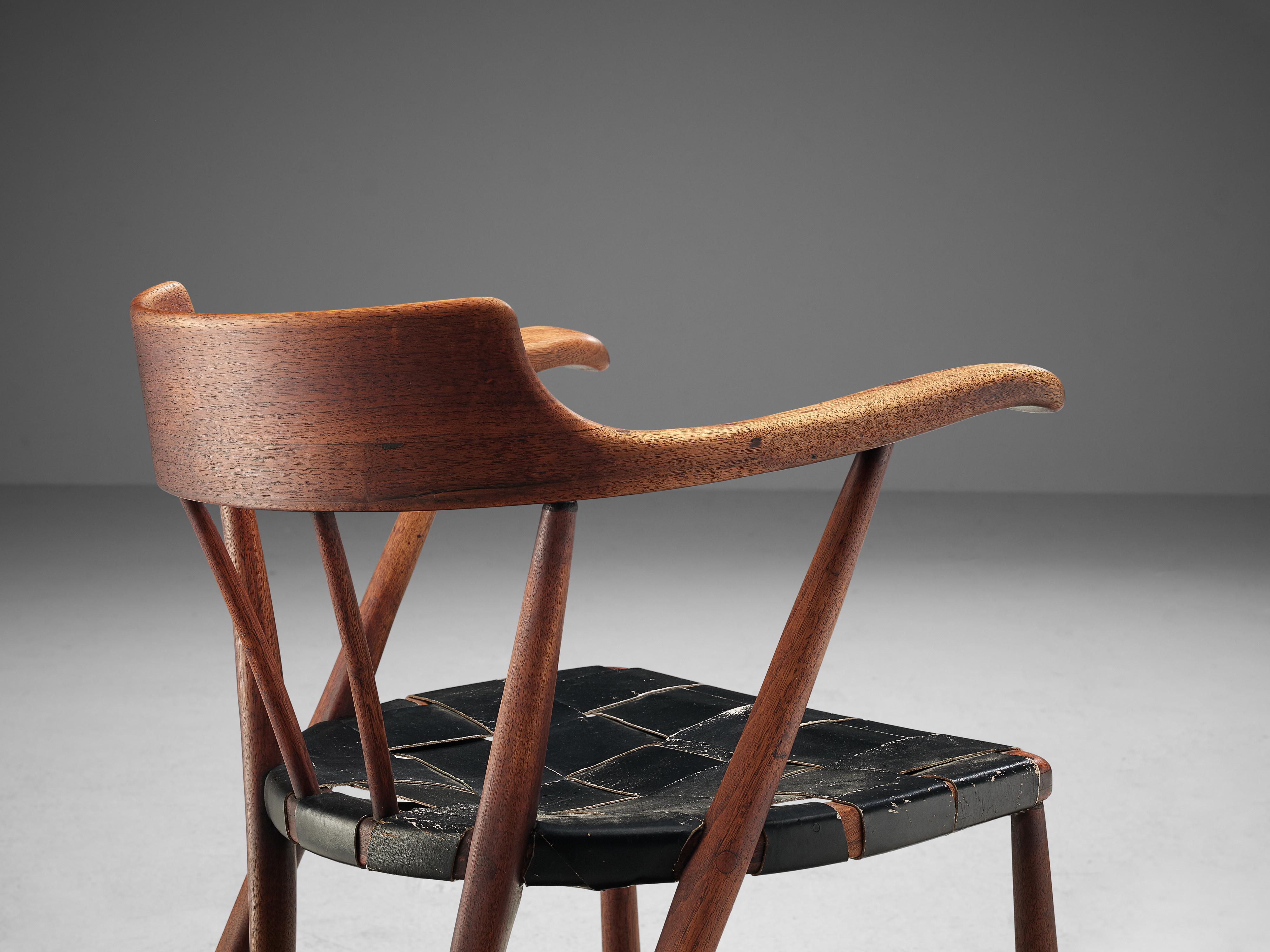 Early Wharton Esherick ‘Captain’s Chairs’ in American Walnut and Leather 10
