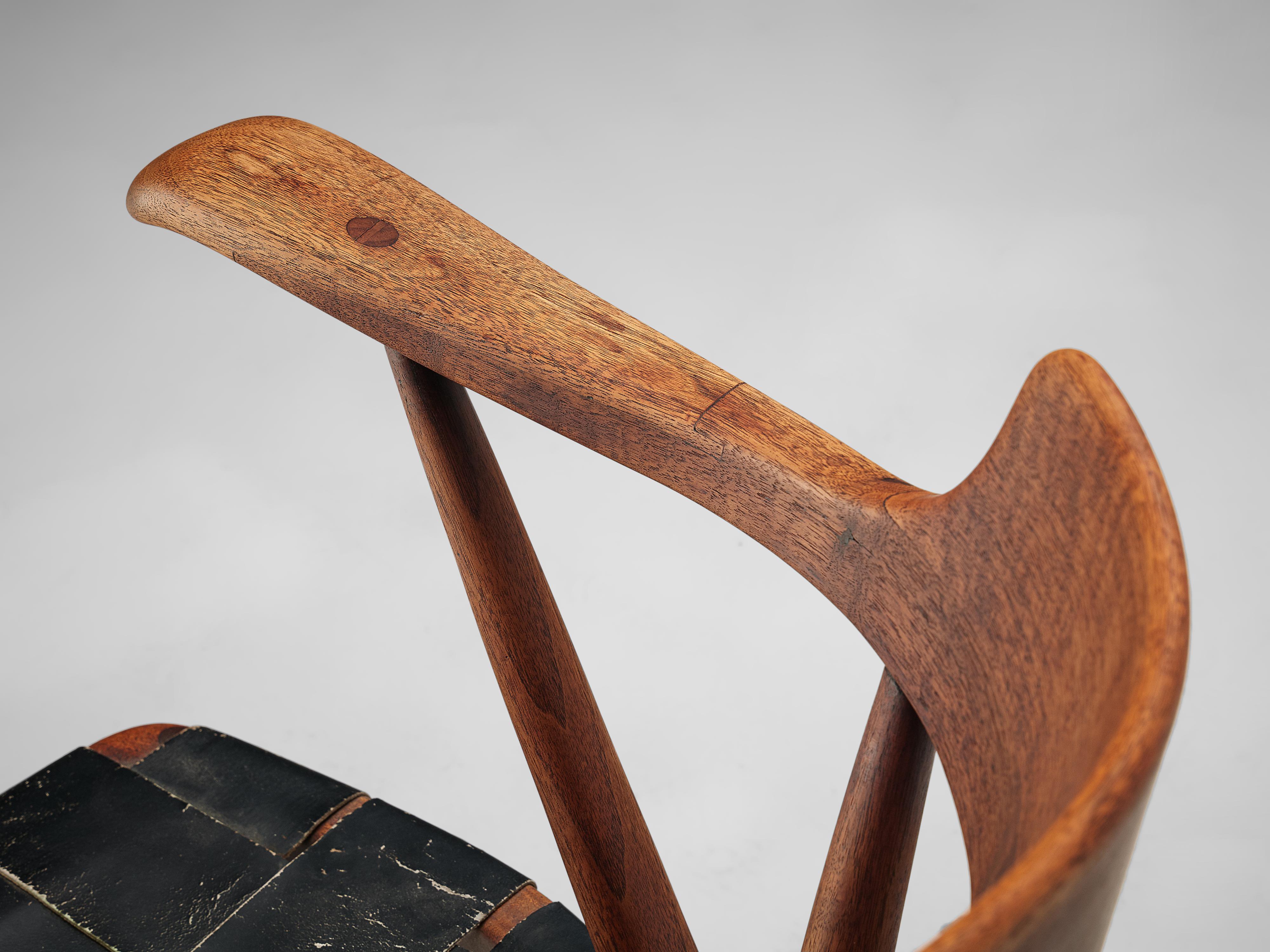 Early Wharton Esherick ‘Captain’s Chairs’ in American Walnut and Leather 11