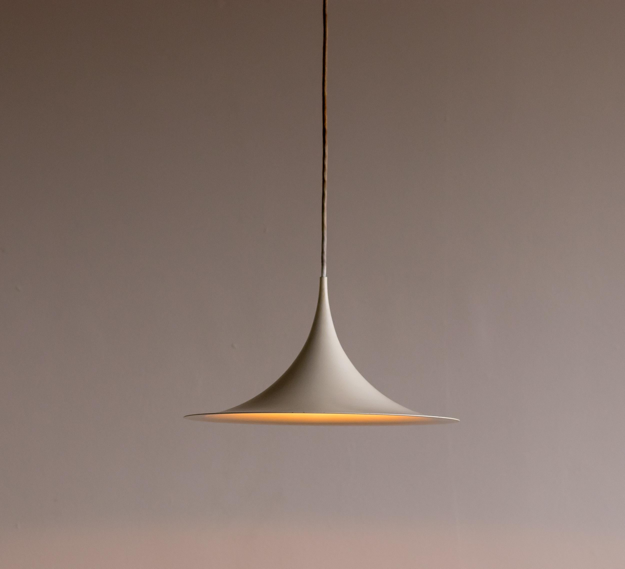 Smaltato Lampada a sospensione Early White di Claus Bonderup & Thorsten Thorup per Fog & Mørup in vendita