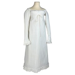 Early White Simplicité day dress - France Circa 1795-1804