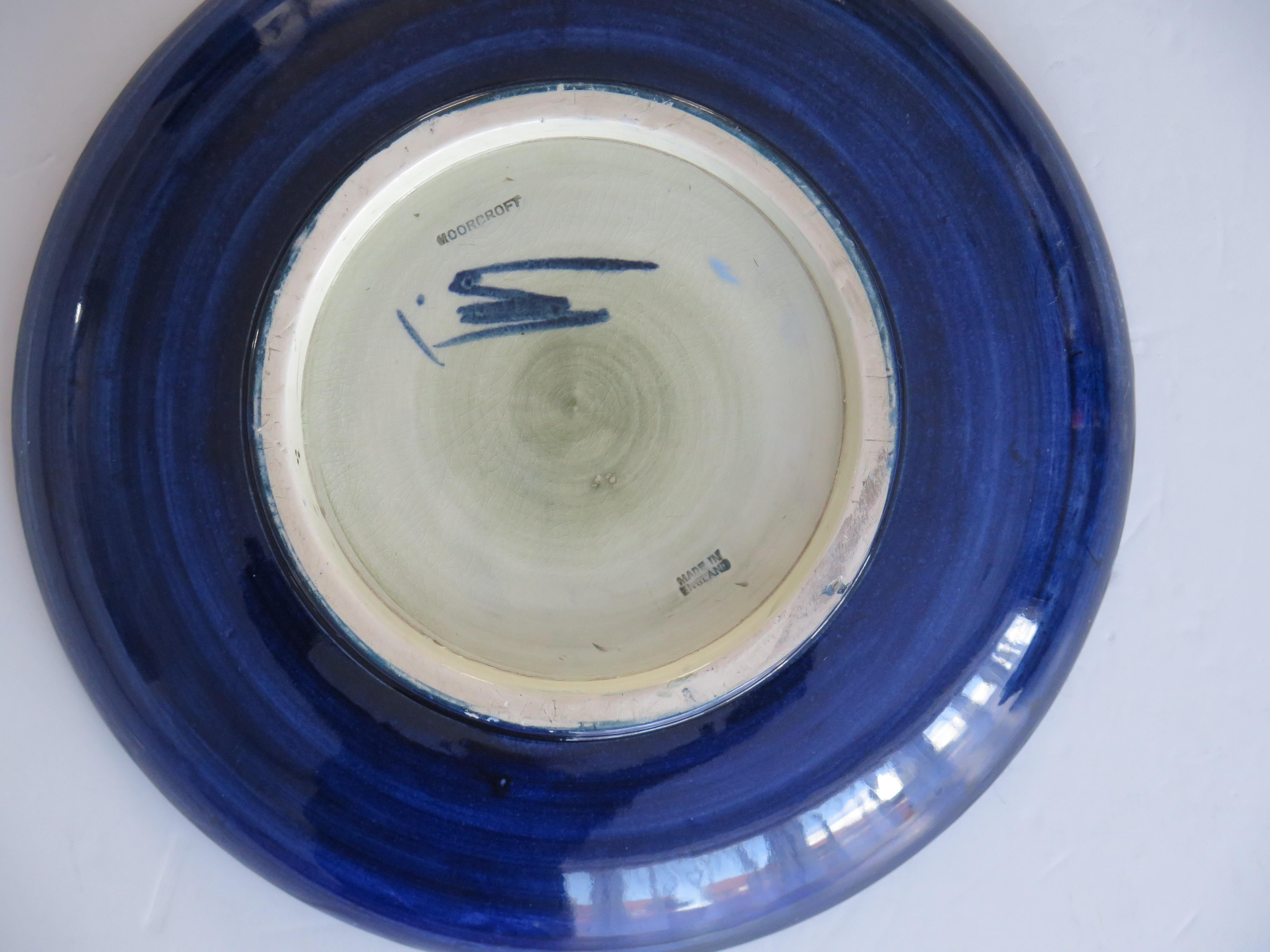 Early William Moorcroft Pottery Large Dish in Freesia Pattern, circa 1935 In Good Condition In Lincoln, Lincolnshire