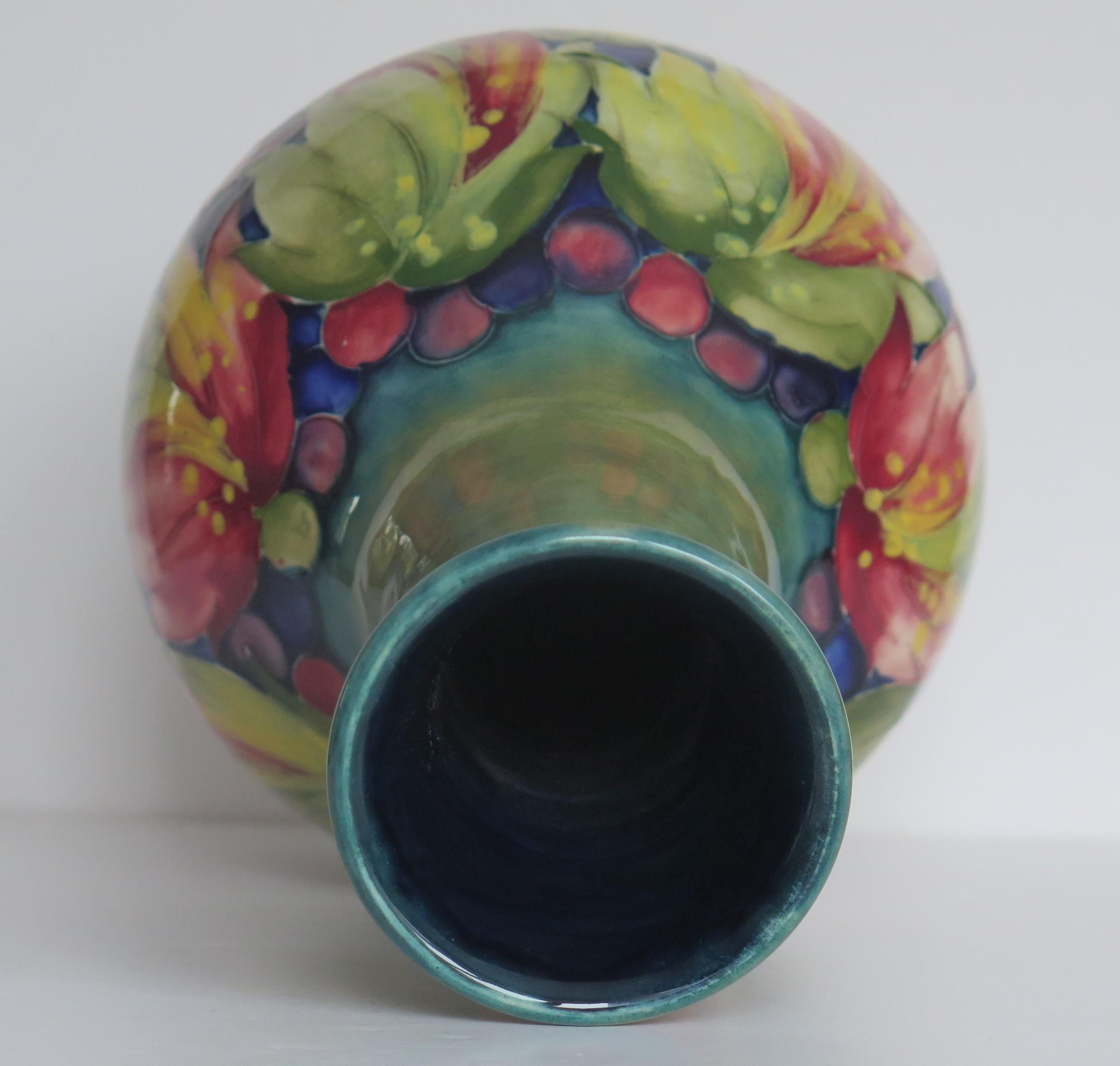 Große Vase aus der frühen William Moorcroft Pottery-Keramik mit herbstlichen Blättern, um 1930 im Angebot 2