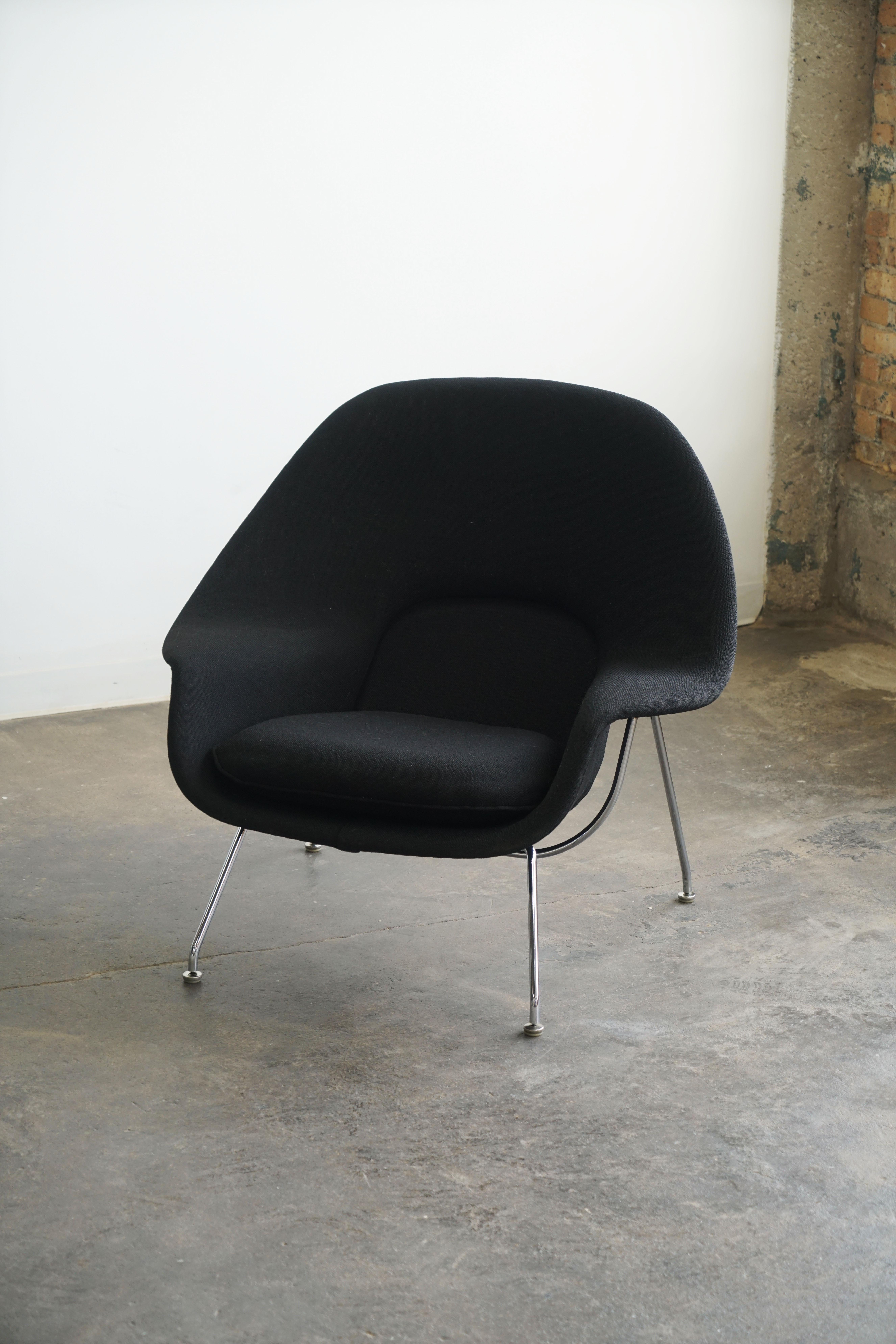 Early Womb Chair by Eero Saarinen for Knoll International.
Circa 1968.

PLEASE NOTE: This chair is being sold without a back cushion. Still an extremely comfortable chair.

Remnants of manufacturer's label to underside of chrome frame ‘Knoll