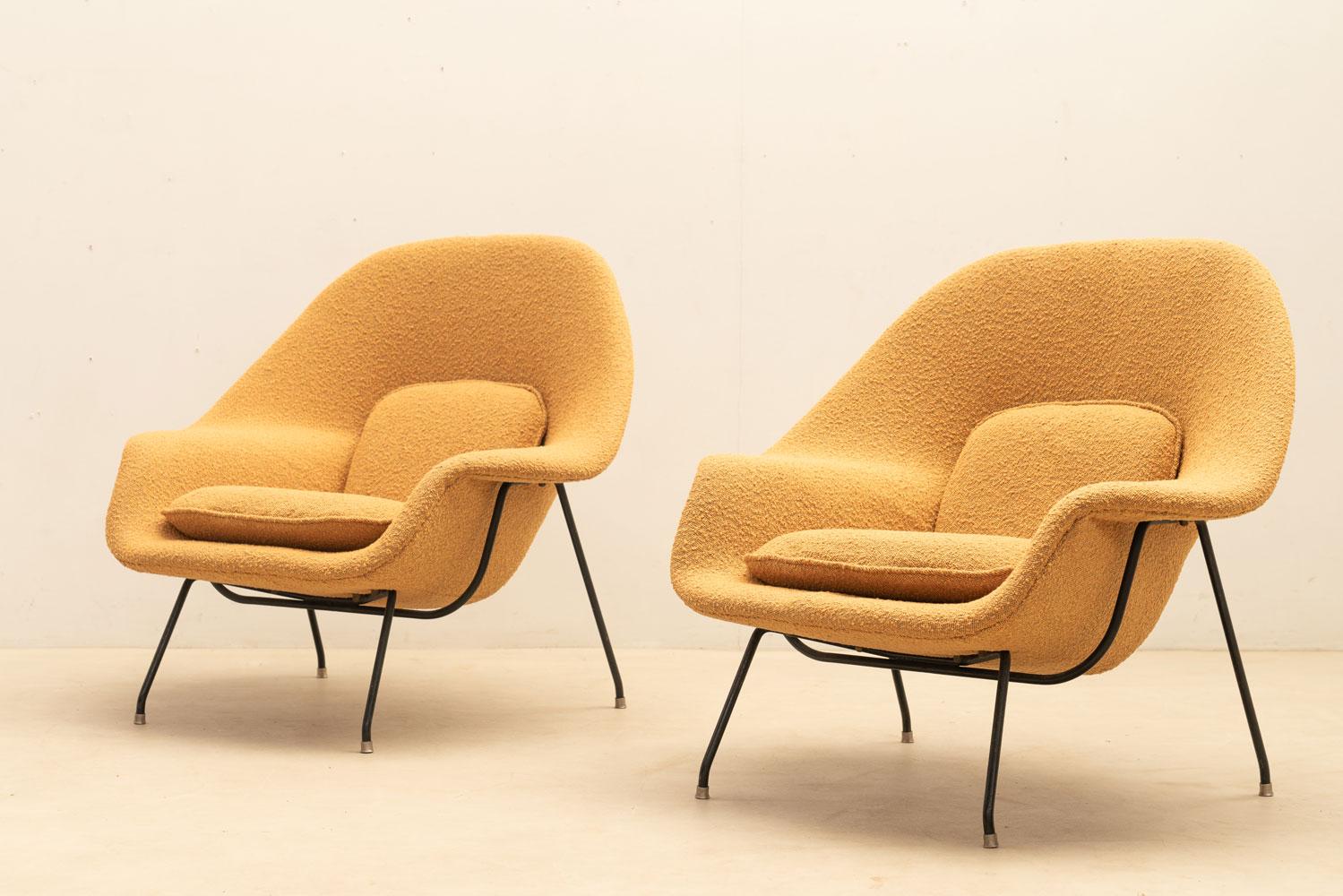 Mid-Century Modern Early Womb chair by  Eero Saarinen  For Sale