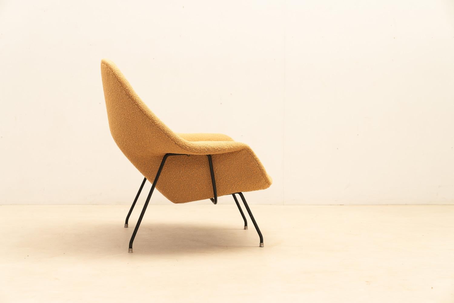 American Early Womb chair by  Eero Saarinen  For Sale