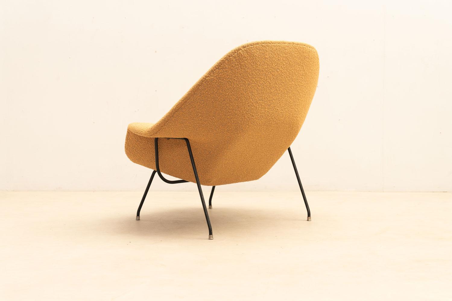 Mid-20th Century Early Womb chair by  Eero Saarinen  For Sale