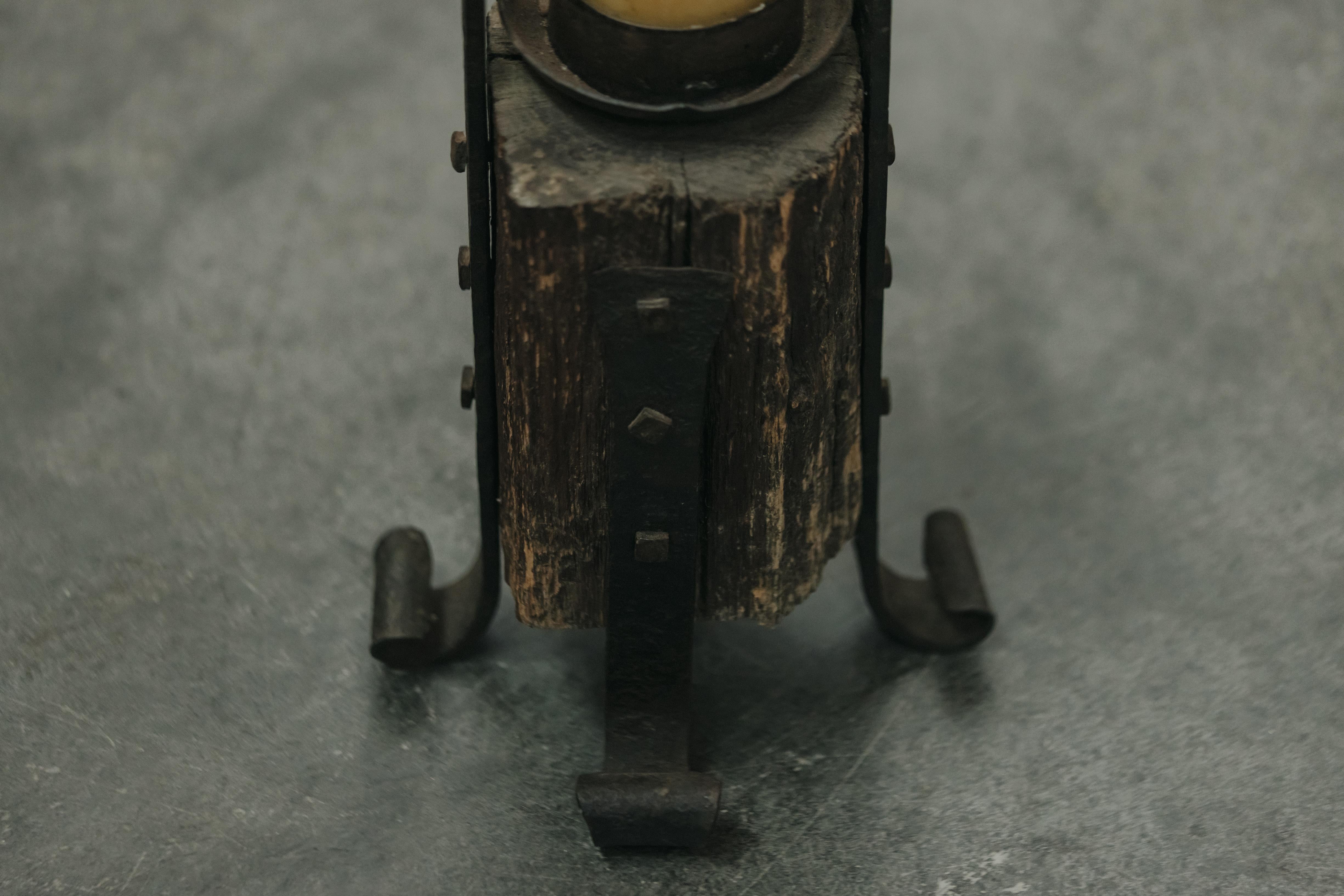 Candelero XL Antiguo De Francia, Circa 1800 Hierro en venta