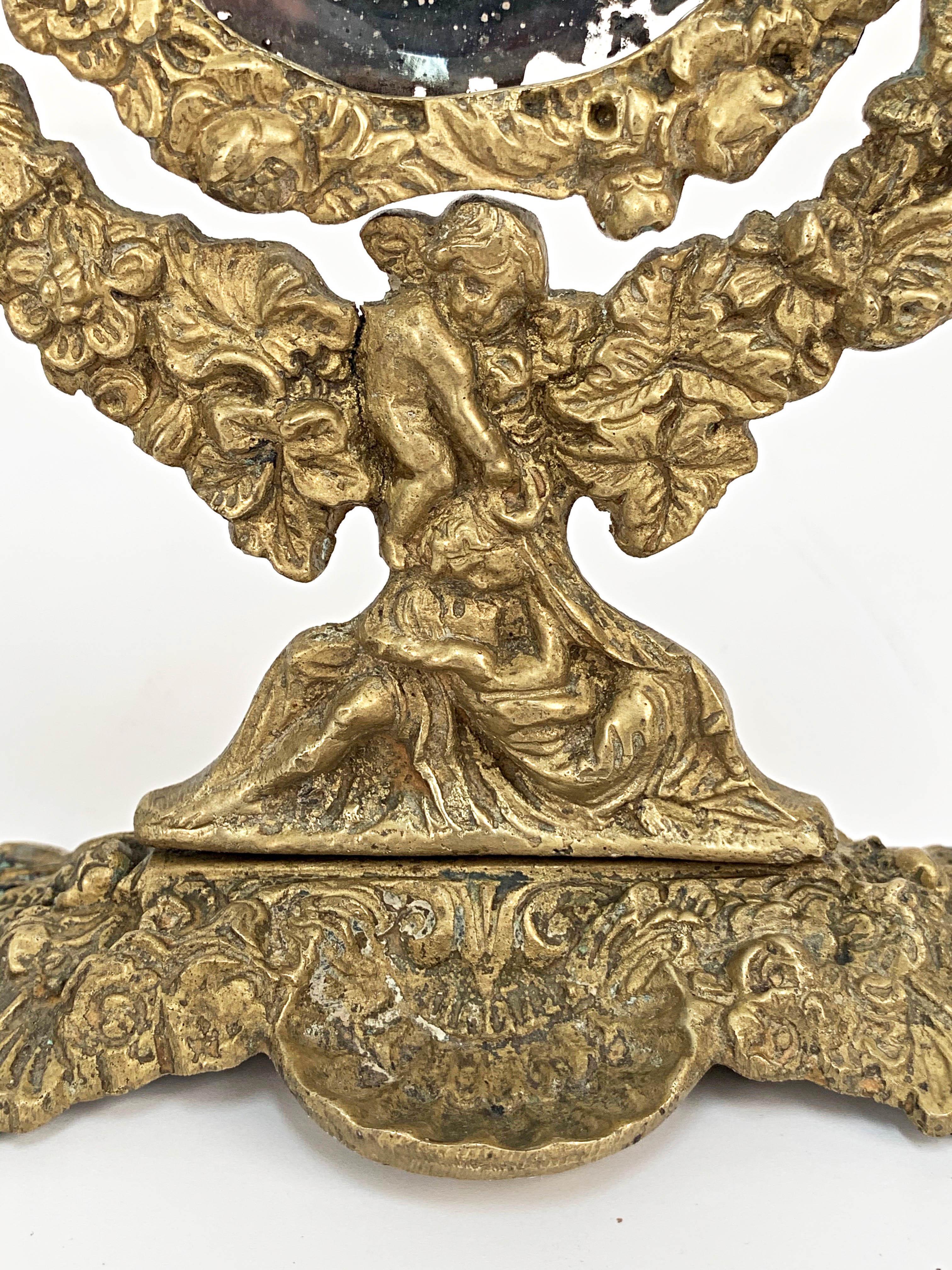 Early 20th Century Neoreinnasance Gilded Bronze Table Mirror and Sculpture For Sale 6