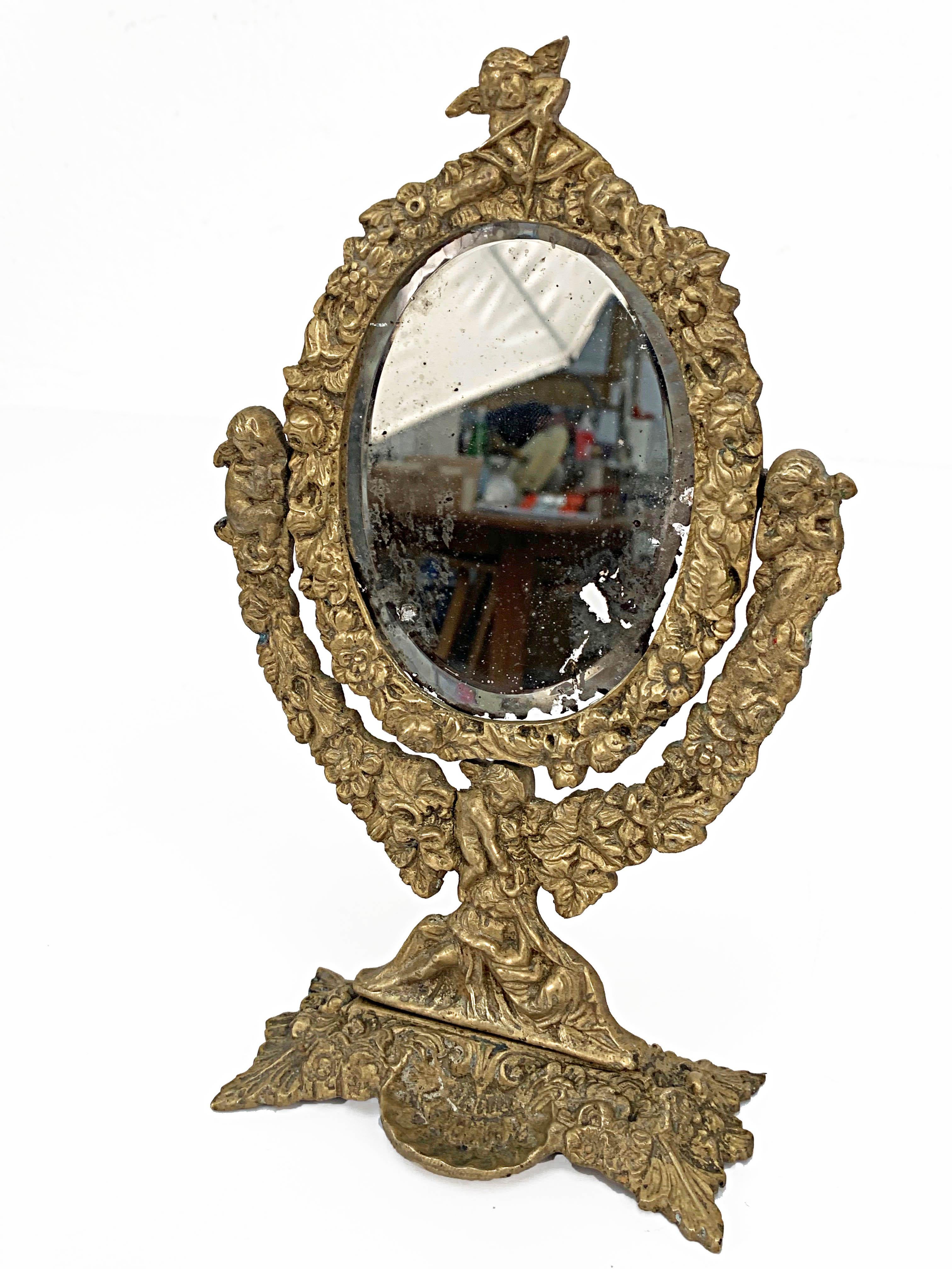 Early 20th Century Neoreinnasance Gilded Bronze Table Mirror and Sculpture In Good Condition For Sale In Roma, IT