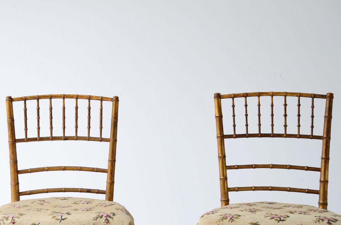 Début de l'époque victorienne Début du XXème siècle  Paire de chaises tournées et dorées en vente