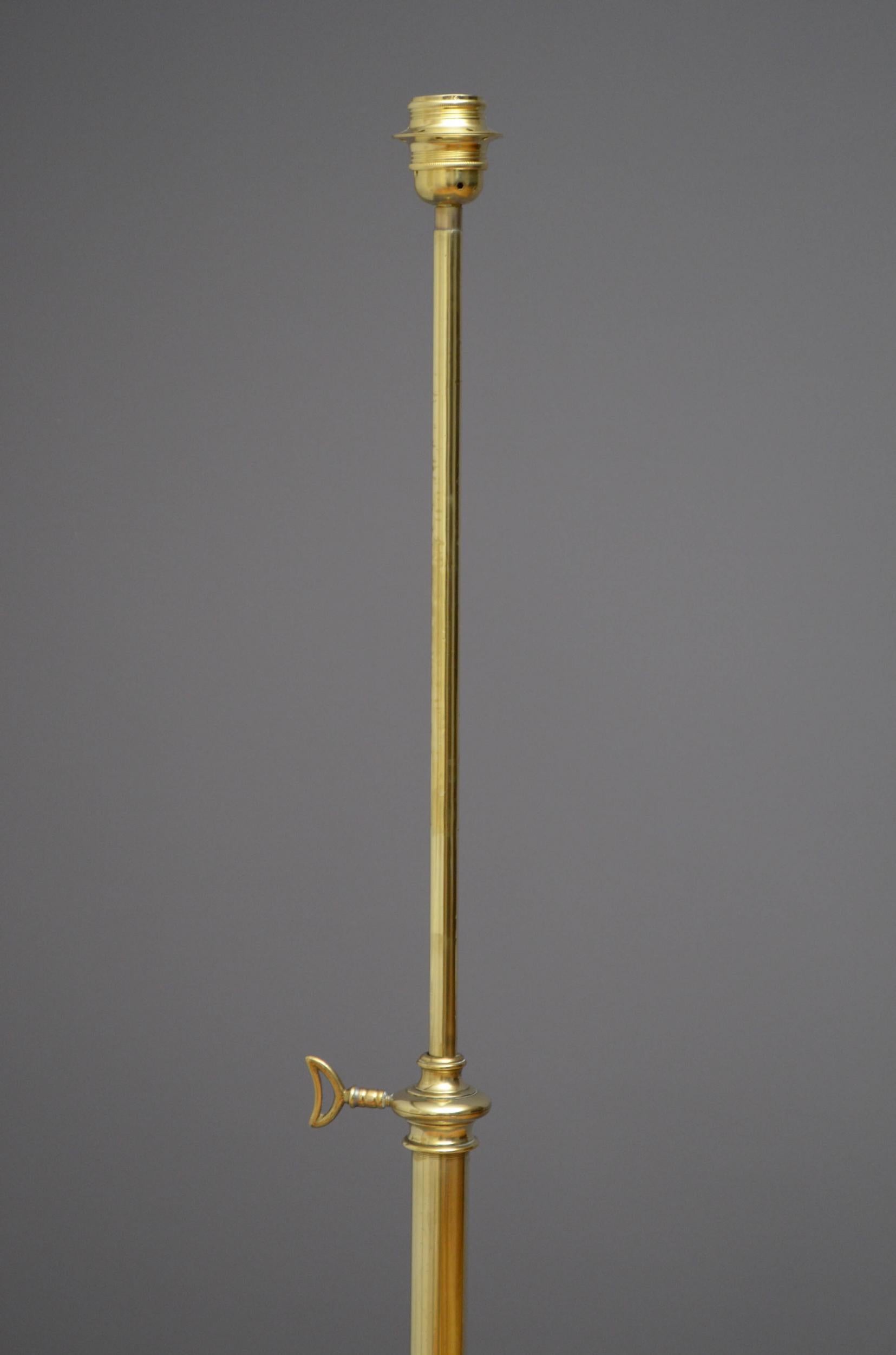 Frühes XX. Jahrhundert Messing Stehlampe (Edwardian) im Angebot