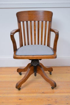 Early XXth Century Solid Oak Swivelling Desk Chair