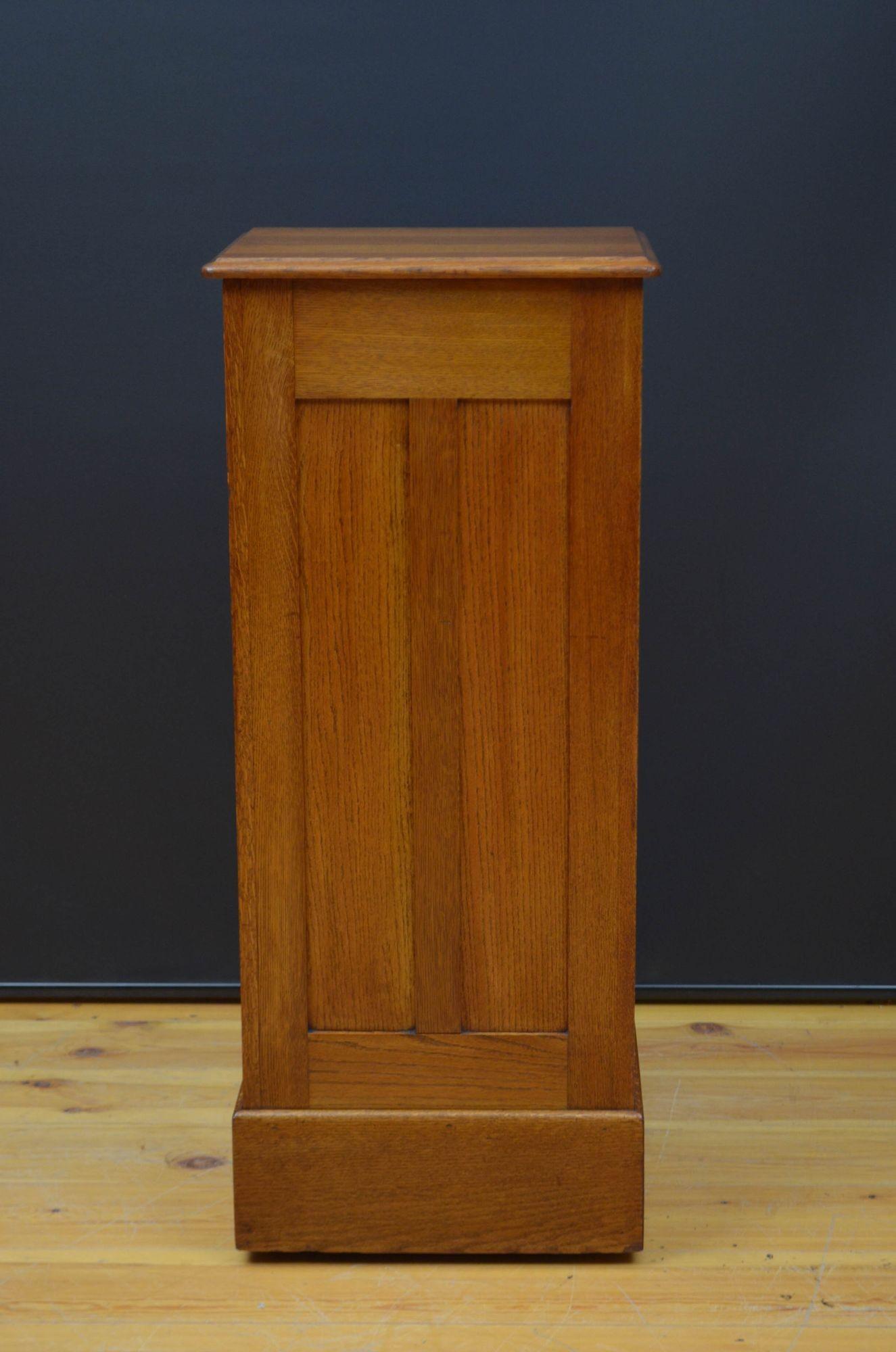 Early XXth Century Solid Oak Tambour Filing Cabinet For Sale 8