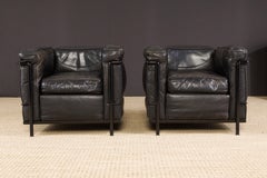 Clubsessel „LC2“ aus schwarzem Leder des frühen Jahres von Le Corbusier für Cassina, signiert