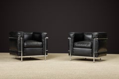 Frühes Jahr 'LC2' Schwarze Leder-Clubsessel von Le Corbusier für Cassina, signiert