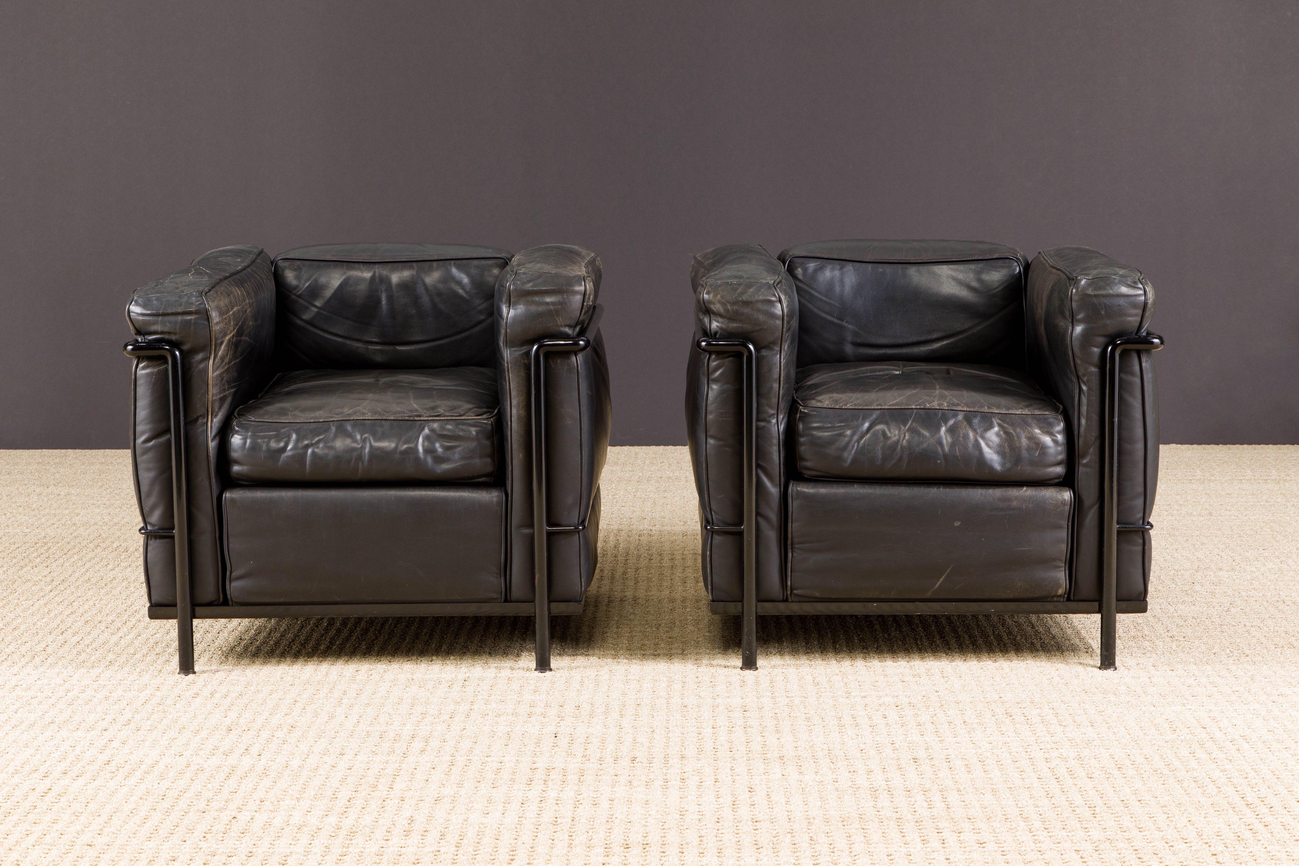 Early Year 'LC2' Black Leather Club Chairs by Le Corbusier for Cassina, Signed In Good Condition In Los Angeles, CA