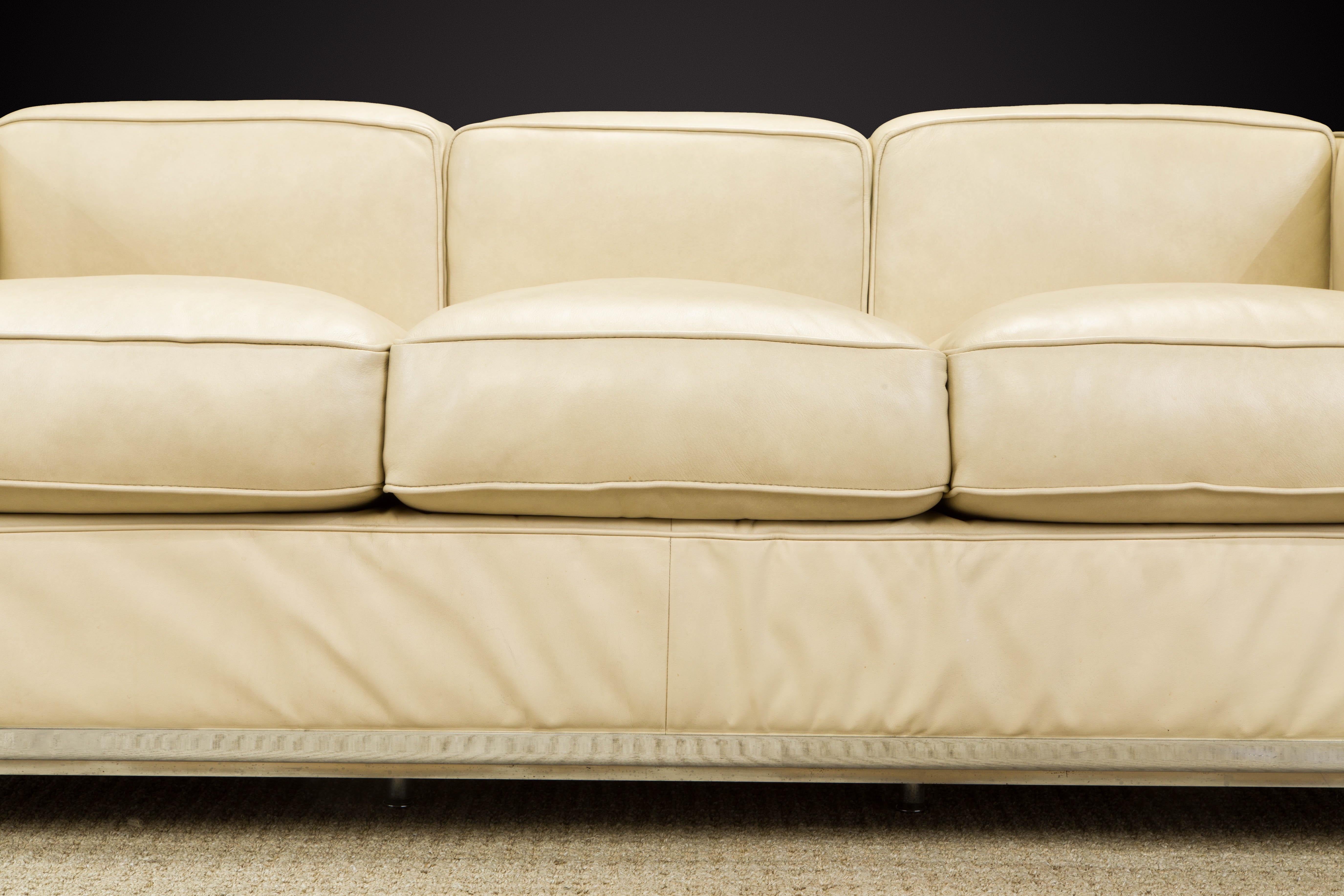 Early Year LC2 Cream Leather Three-Seat Sofa by Le Corbusier for Cassina, Signed In Good Condition In Los Angeles, CA